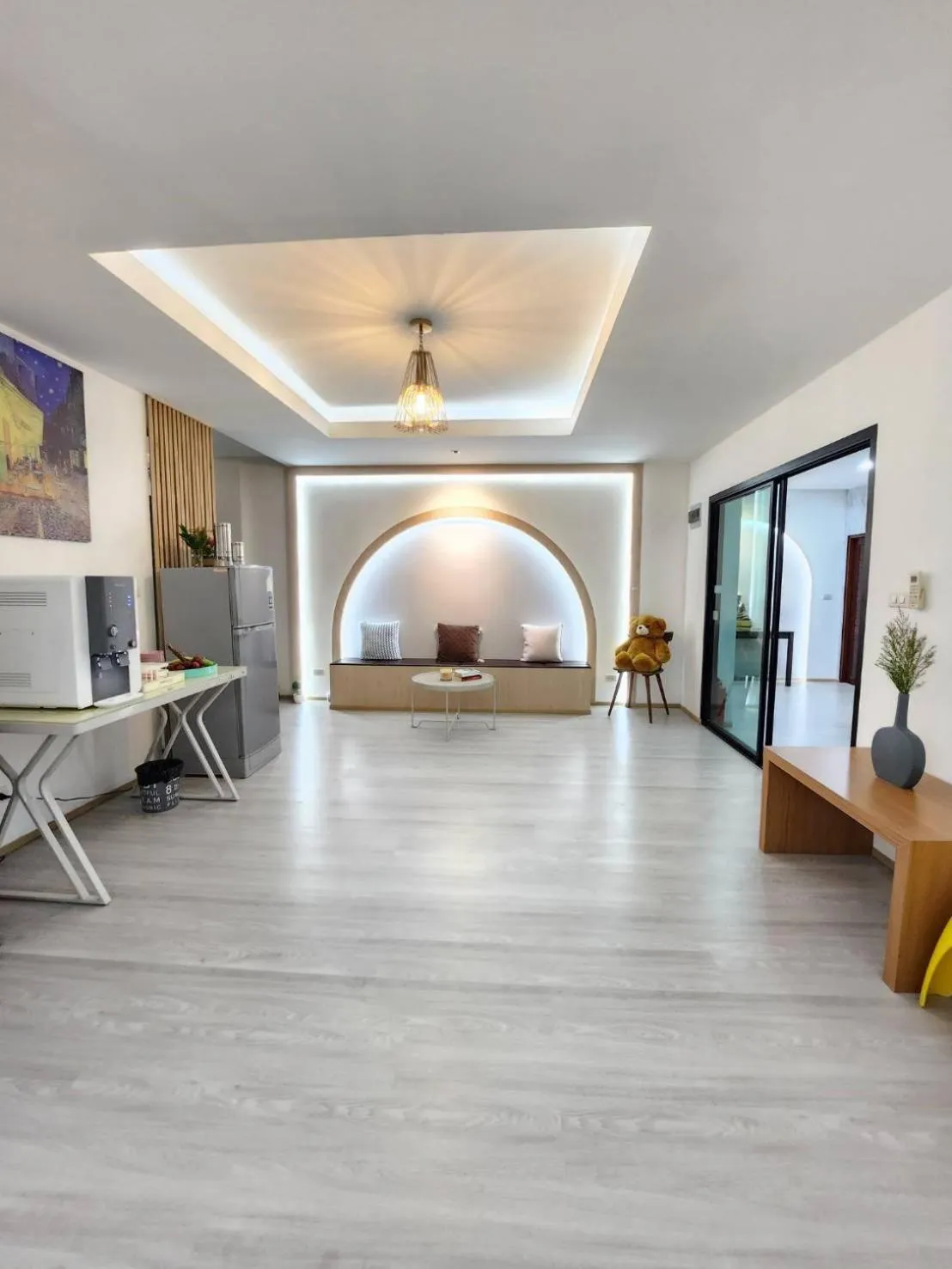 Communal lounge/ TV room in STAYHERE@AIRPORT SERVICE APARTMENT