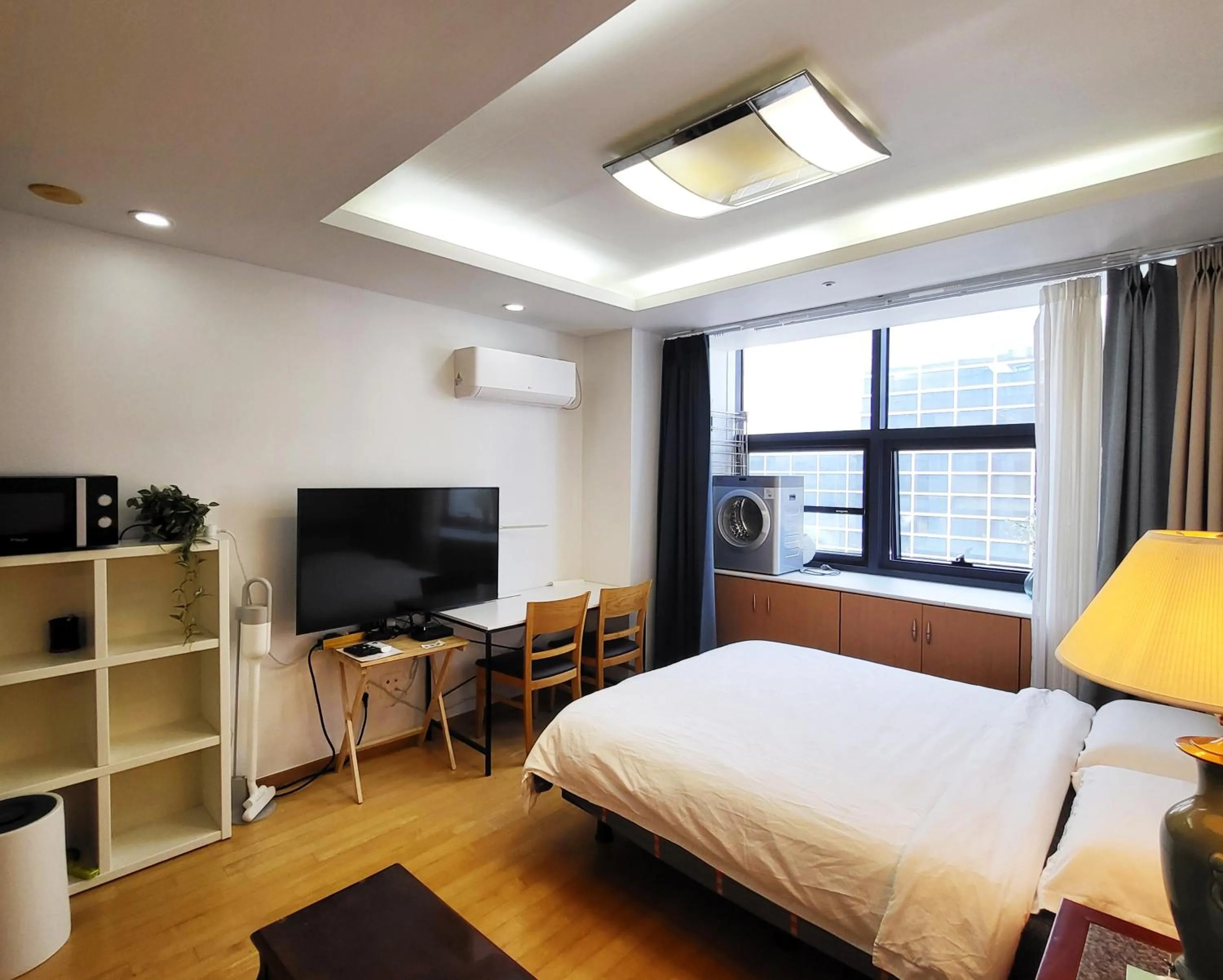 Bed in Khan Residence