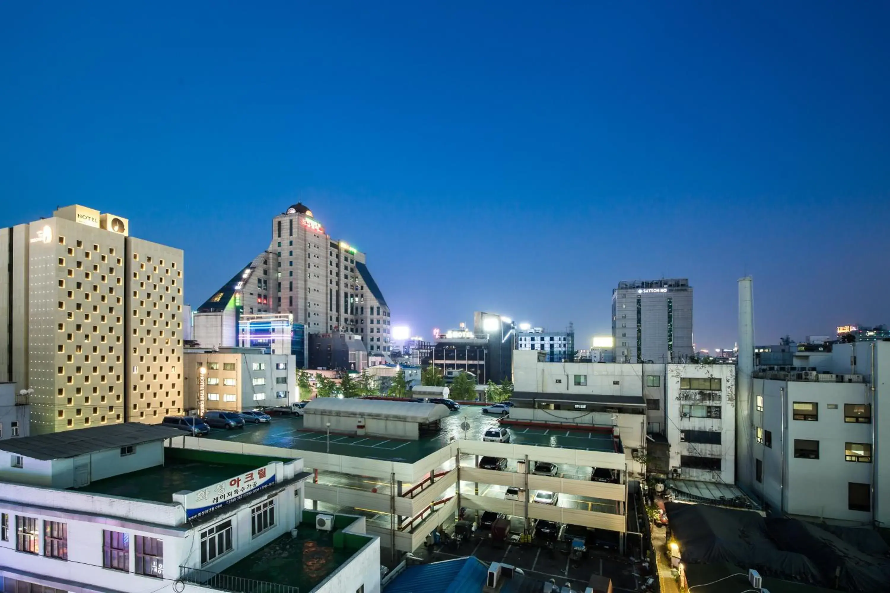 Facade/entrance in Chloe Hostel Facade/entrance in Chloe Hostel