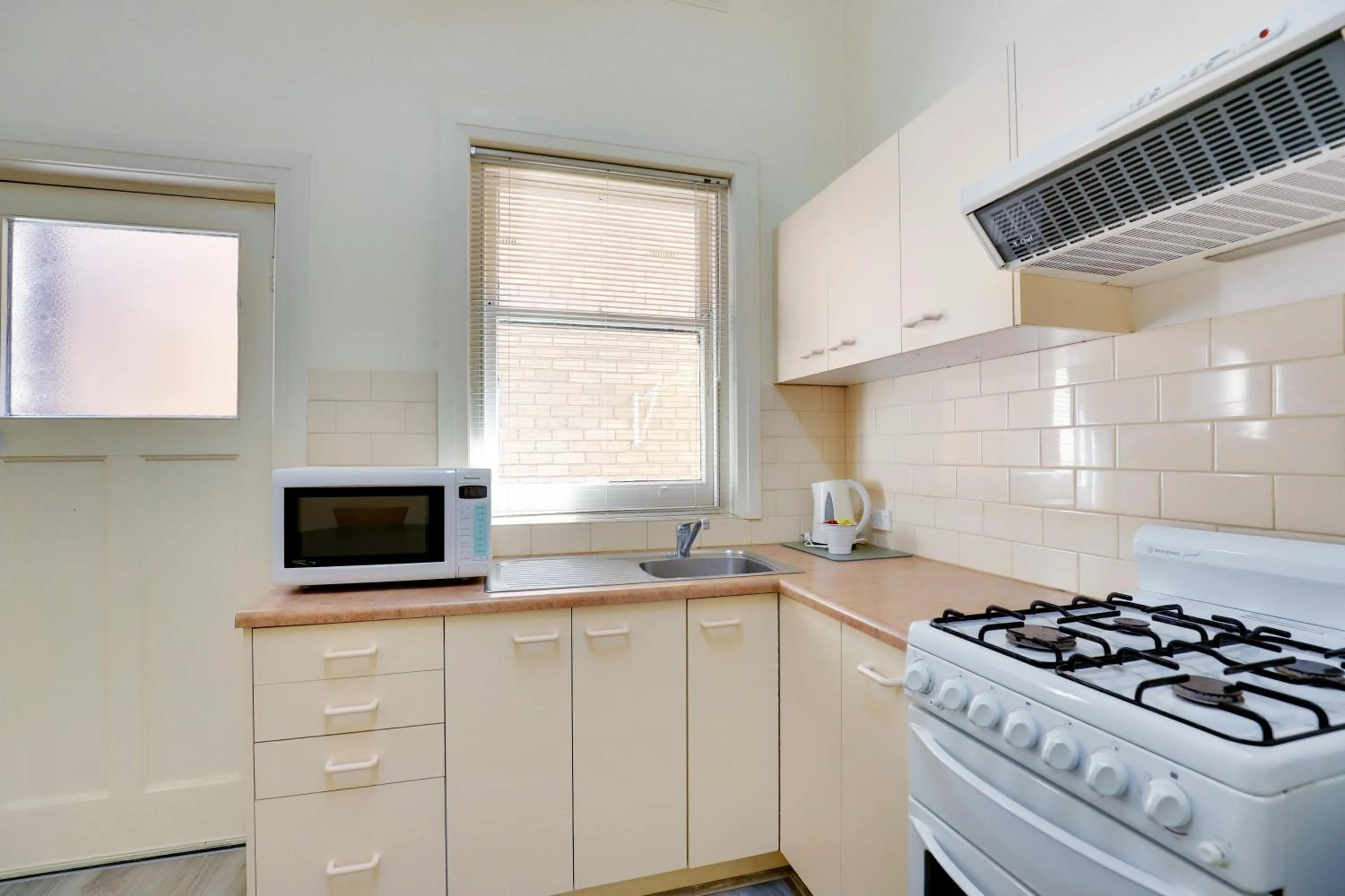 Kitchen or kitchenette in Bayview Apartments Glenelg