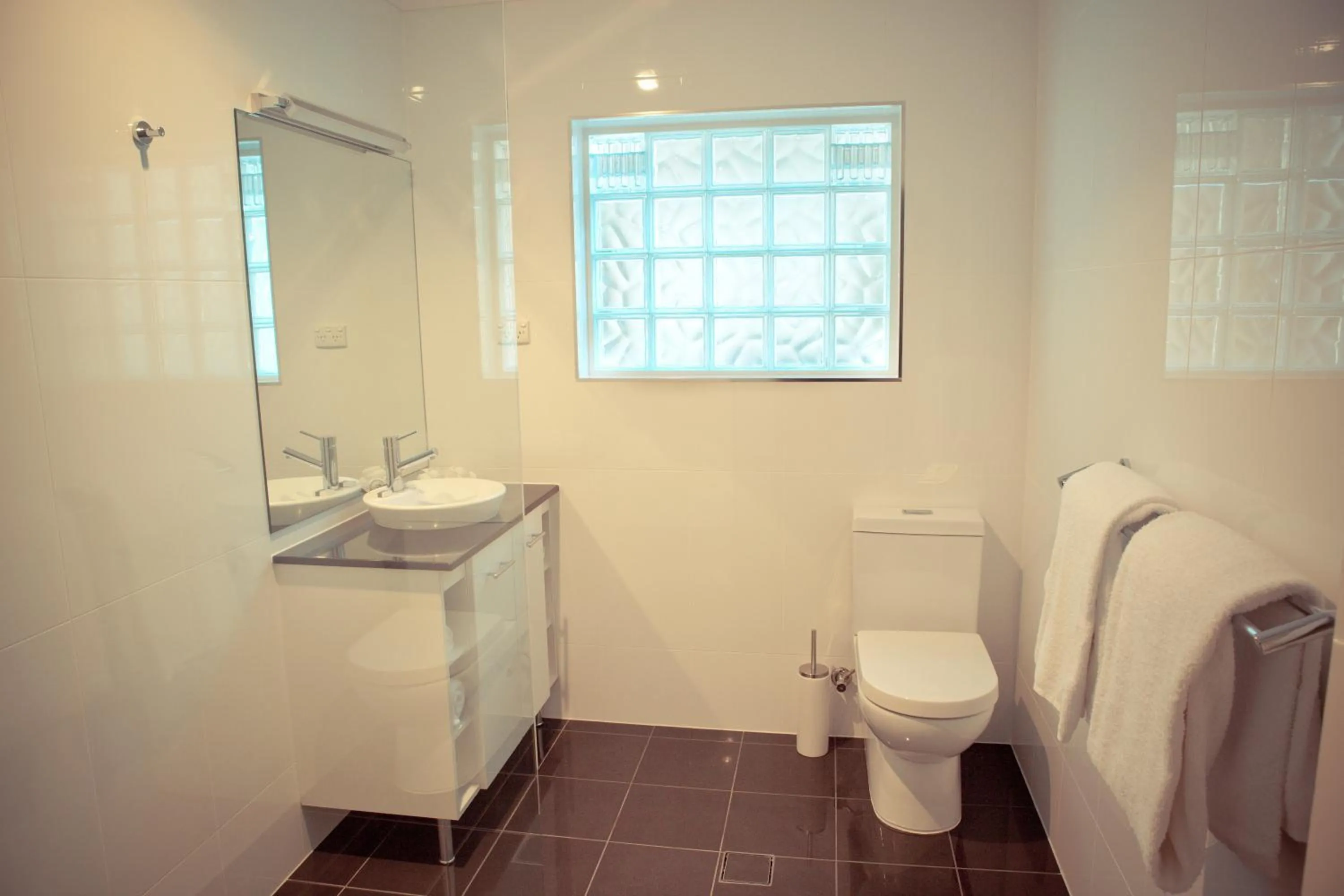 Bathroom in Bayview Apartments Glenelg