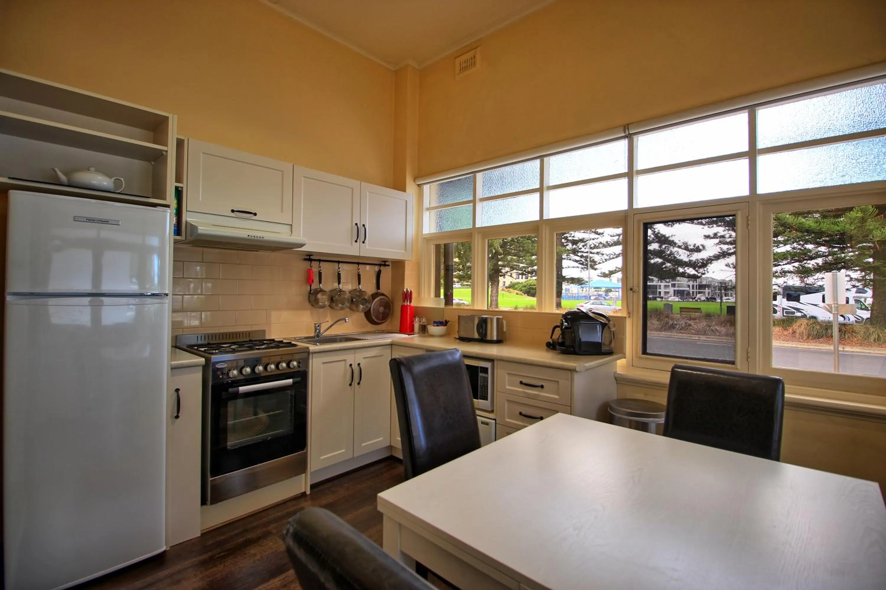 Kitchen or kitchenette in Bayview Apartments Glenelg