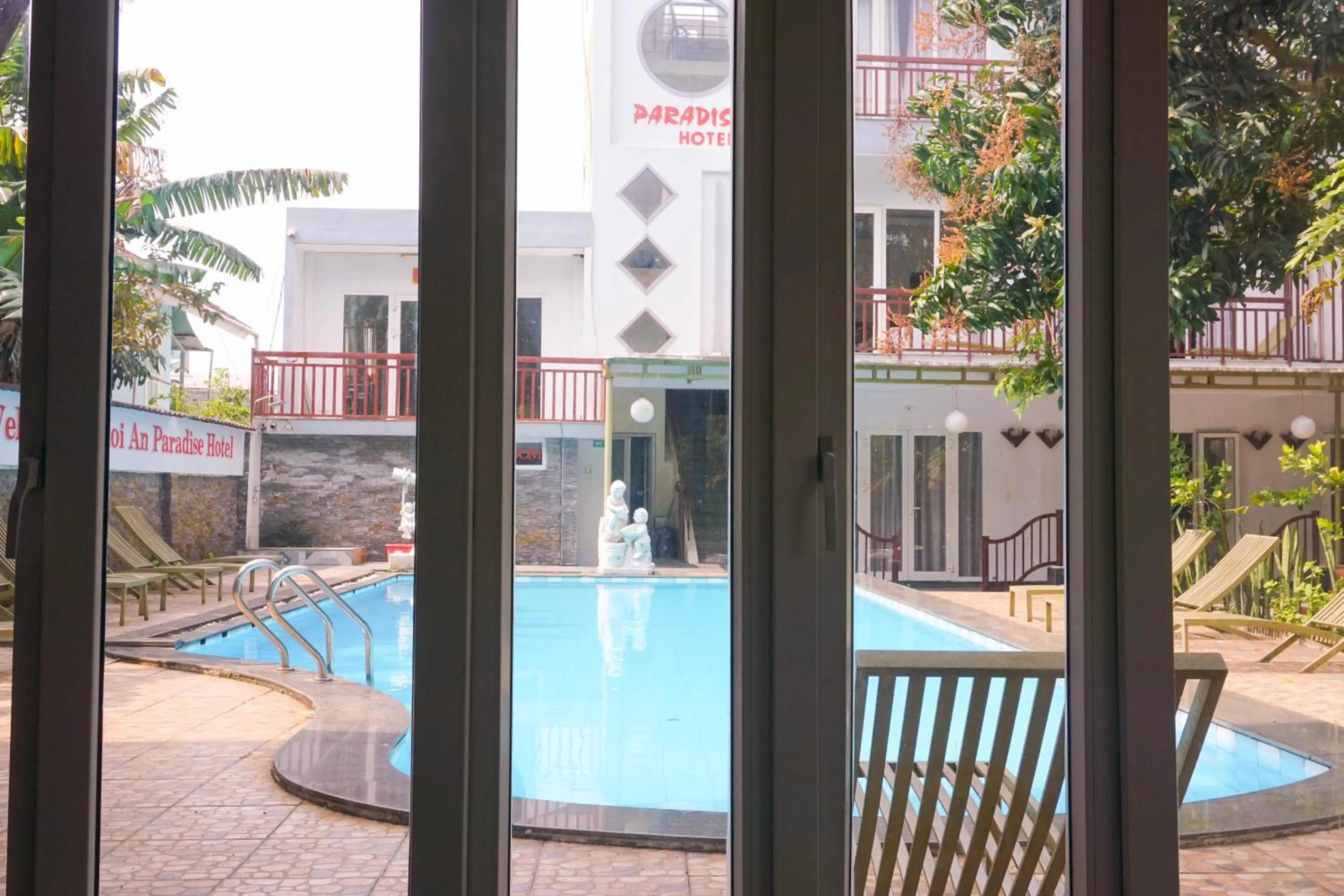 Swimming pool in Paradise Hotel Hoi An