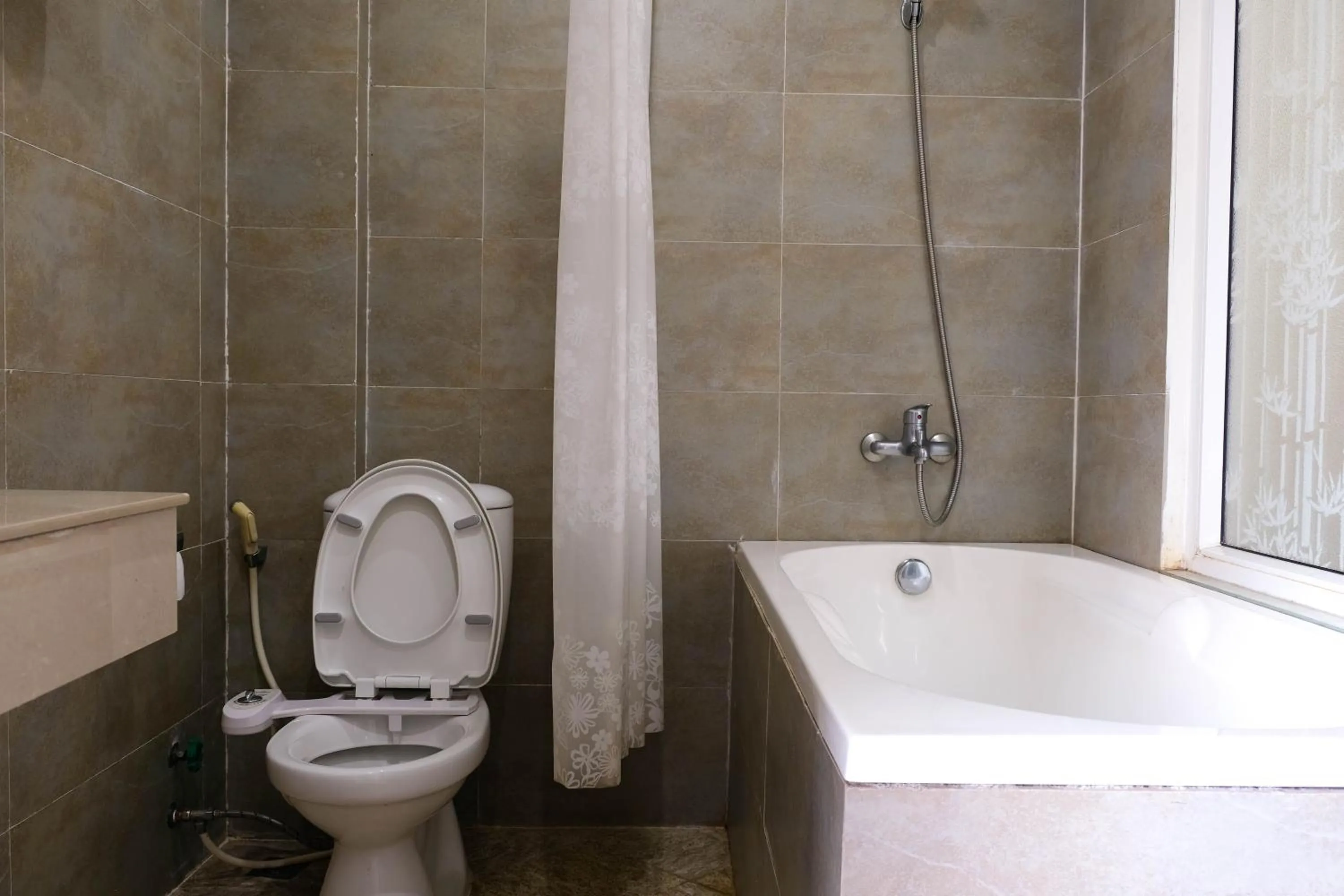 Toilet in Paradise Hotel Hoi An