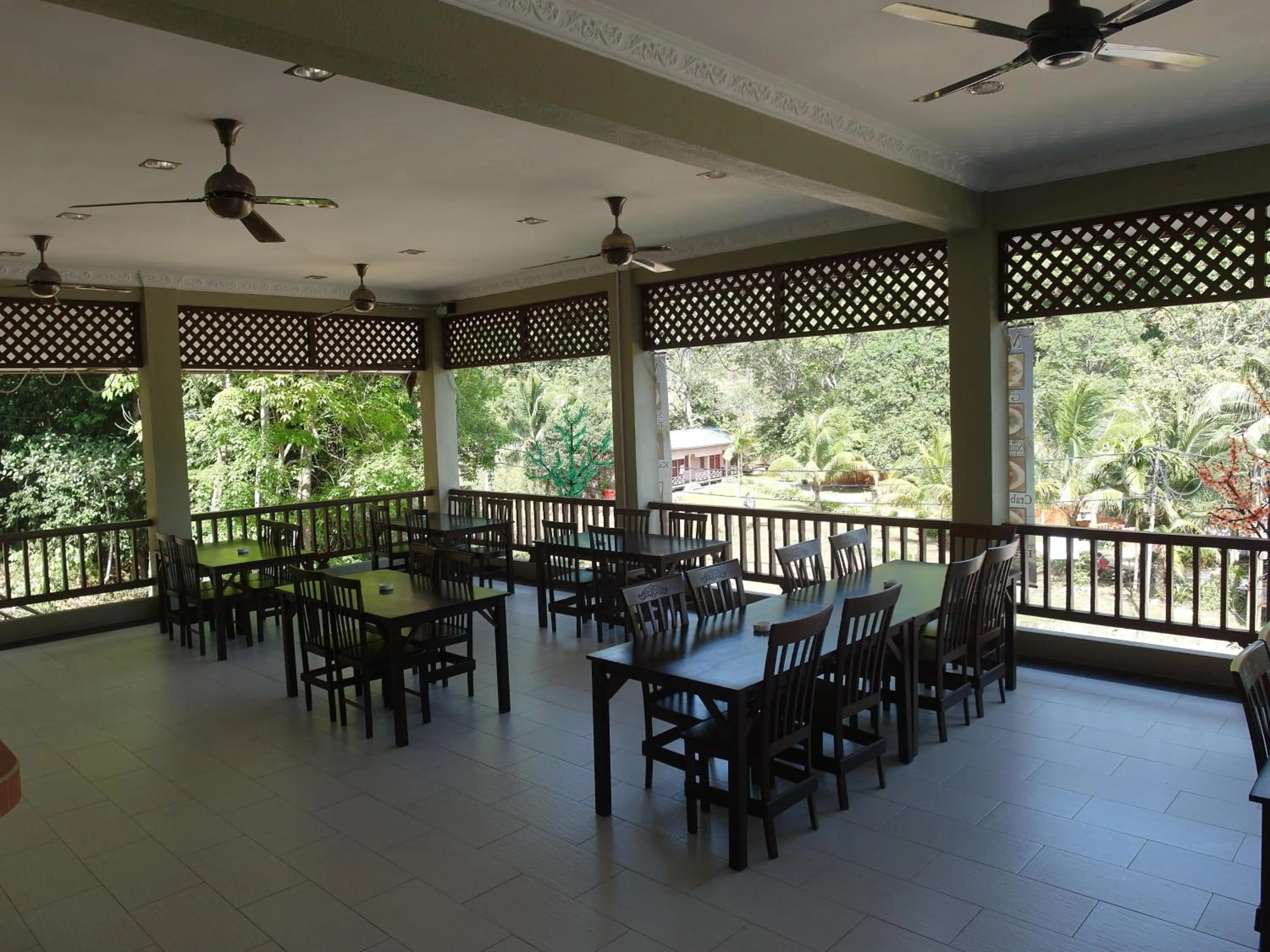 Restaurant/places to eat in Redang De' Rimba