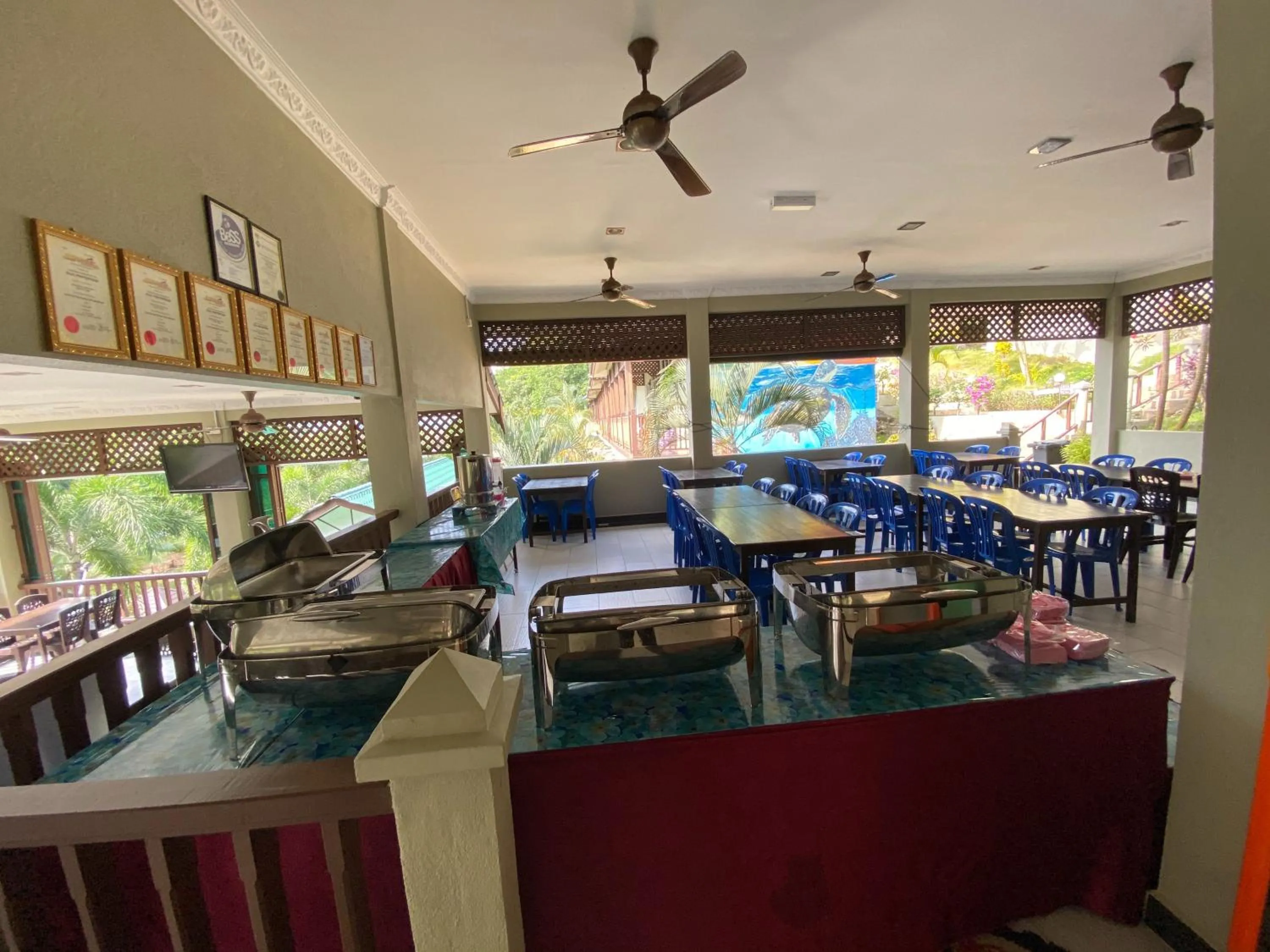 Restaurant/places to eat in Redang De' Rimba