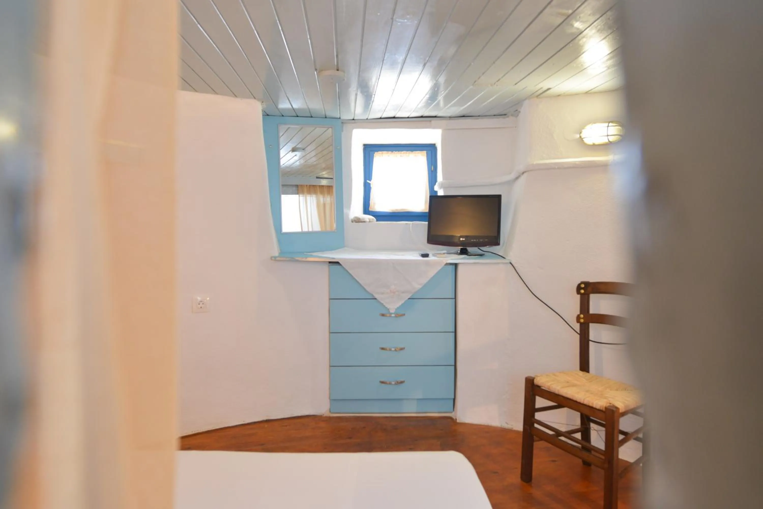 Decorative detail, Bed in Windmill Villas