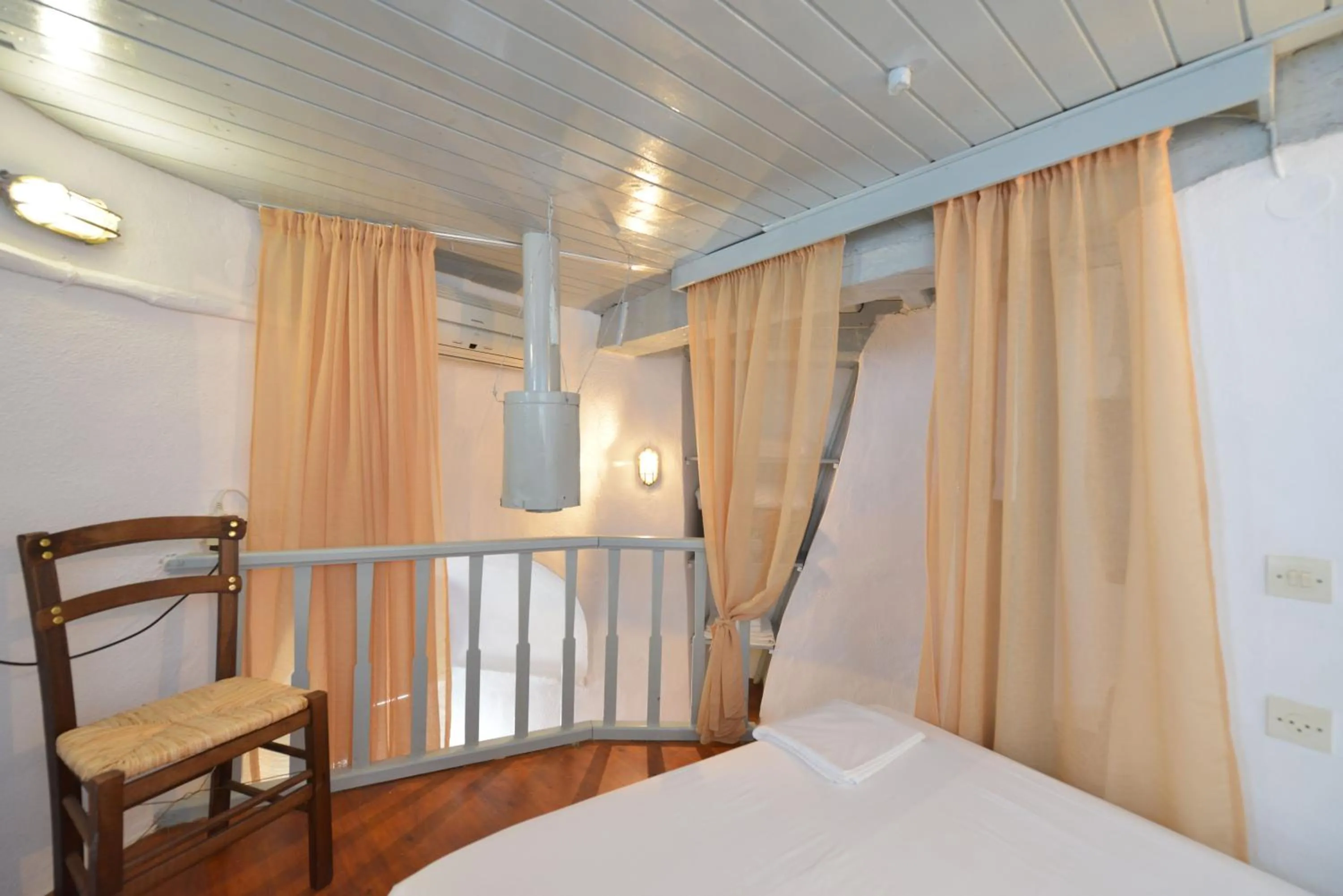 Decorative detail, Bed in Windmill Villas