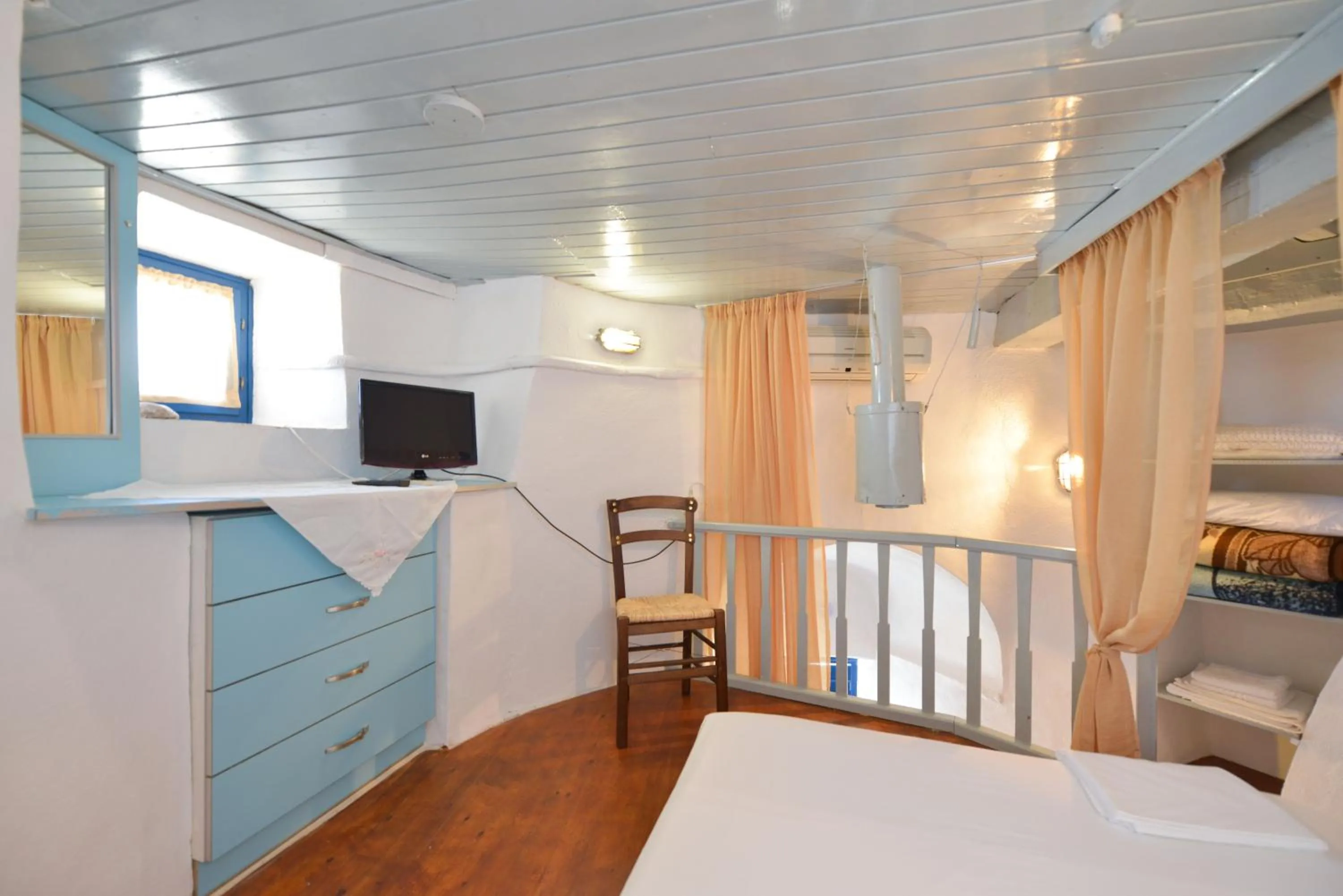 Day, Bed in Windmill Villas