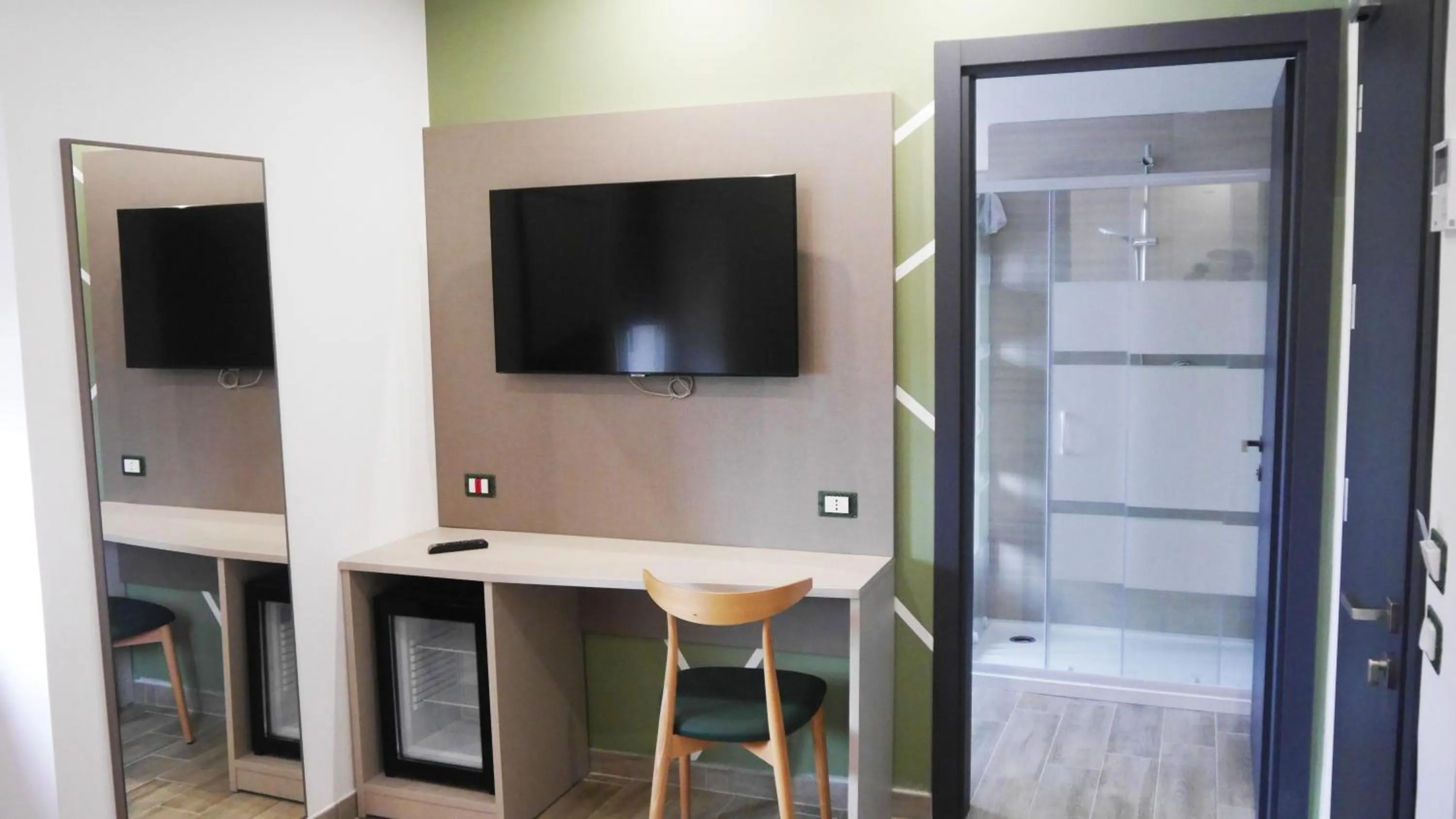 TV and multimedia in HOTEL HOUSE GARGANO