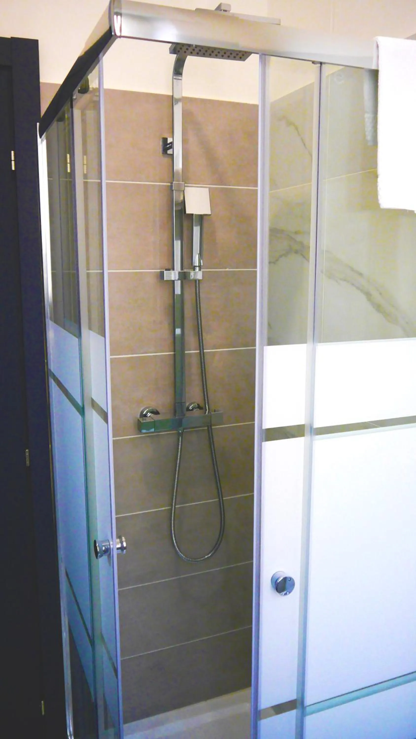 Shower in HOTEL HOUSE GARGANO