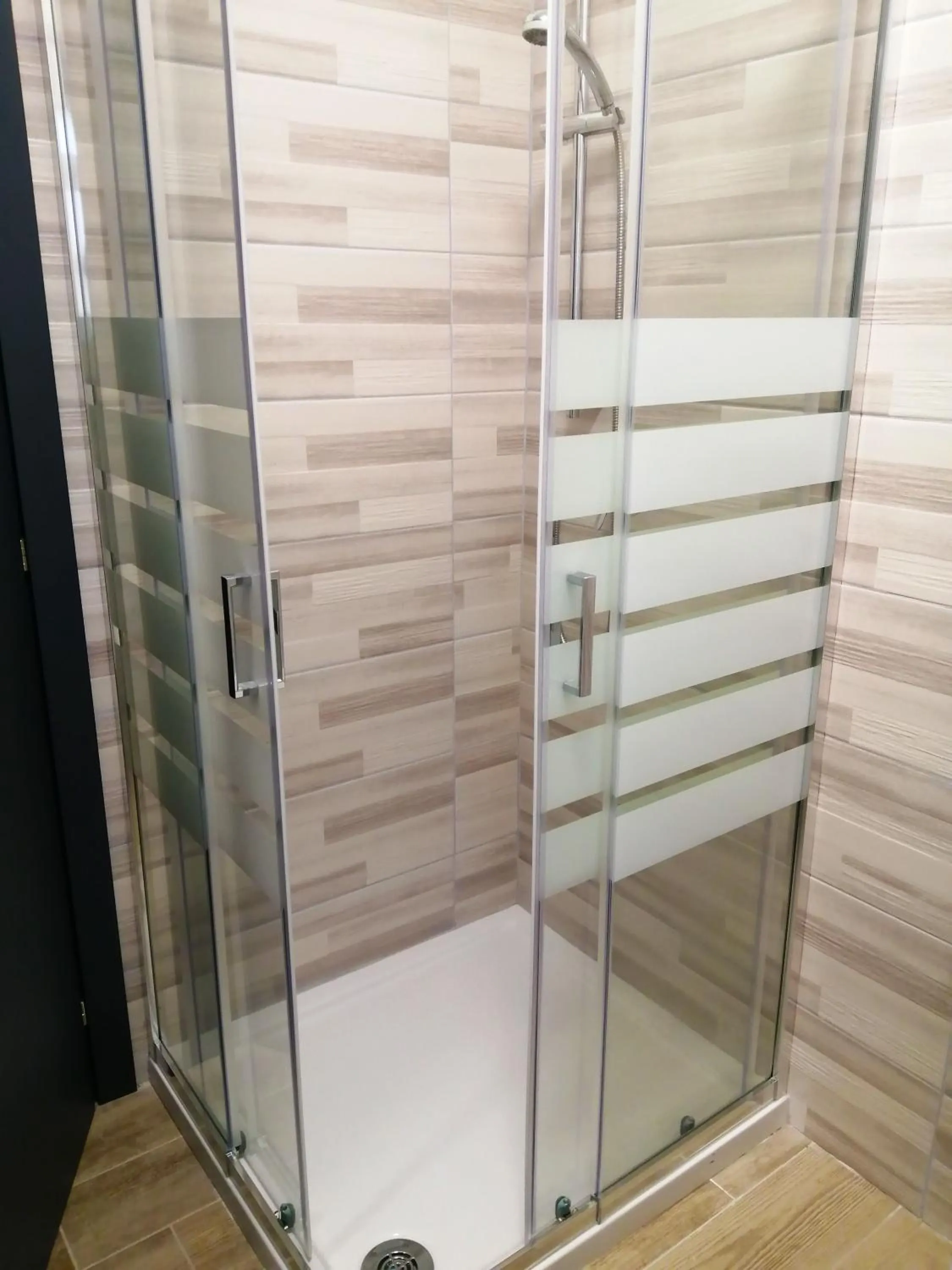 Shower in HOTEL HOUSE GARGANO