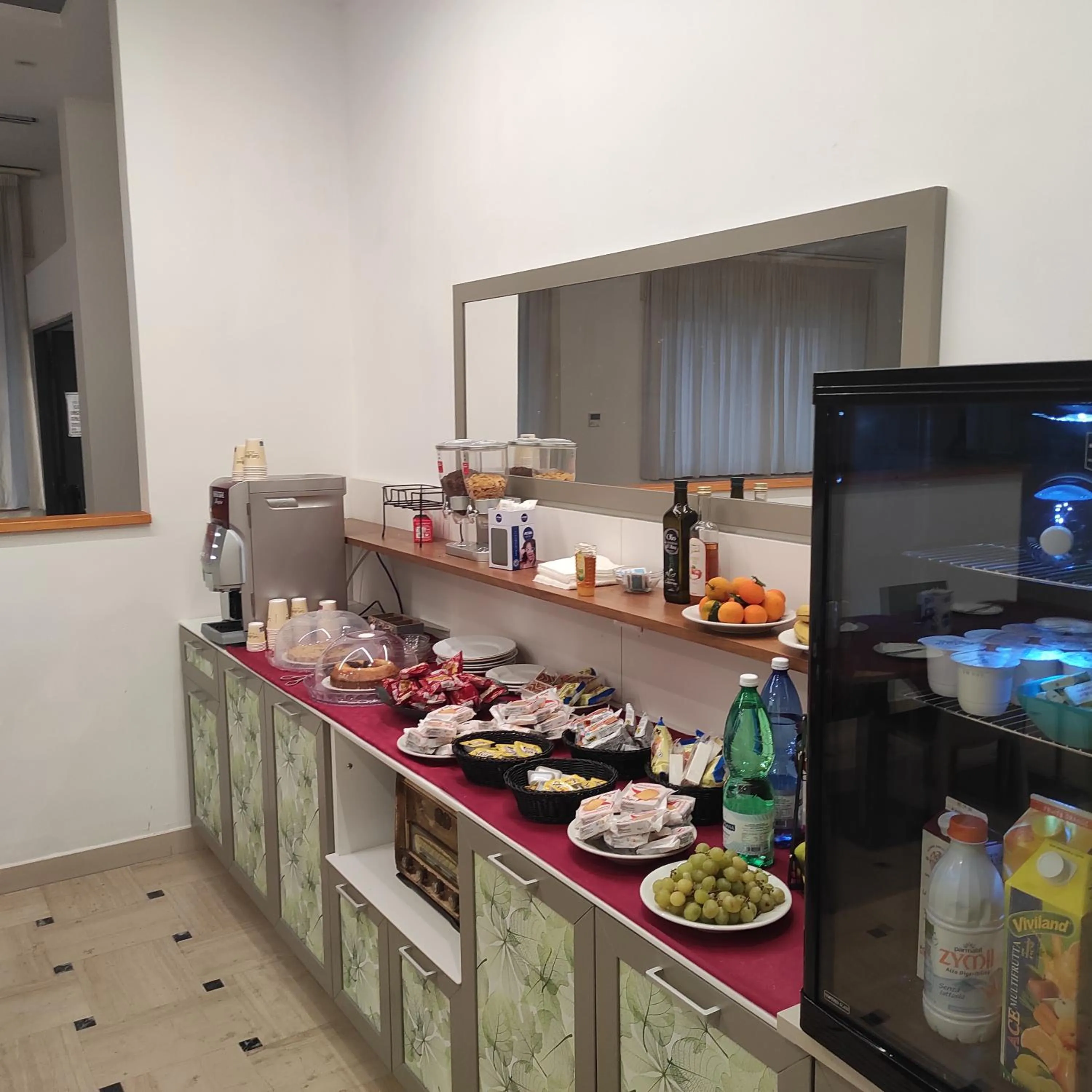 Buffet breakfast in HOTEL HOUSE GARGANO