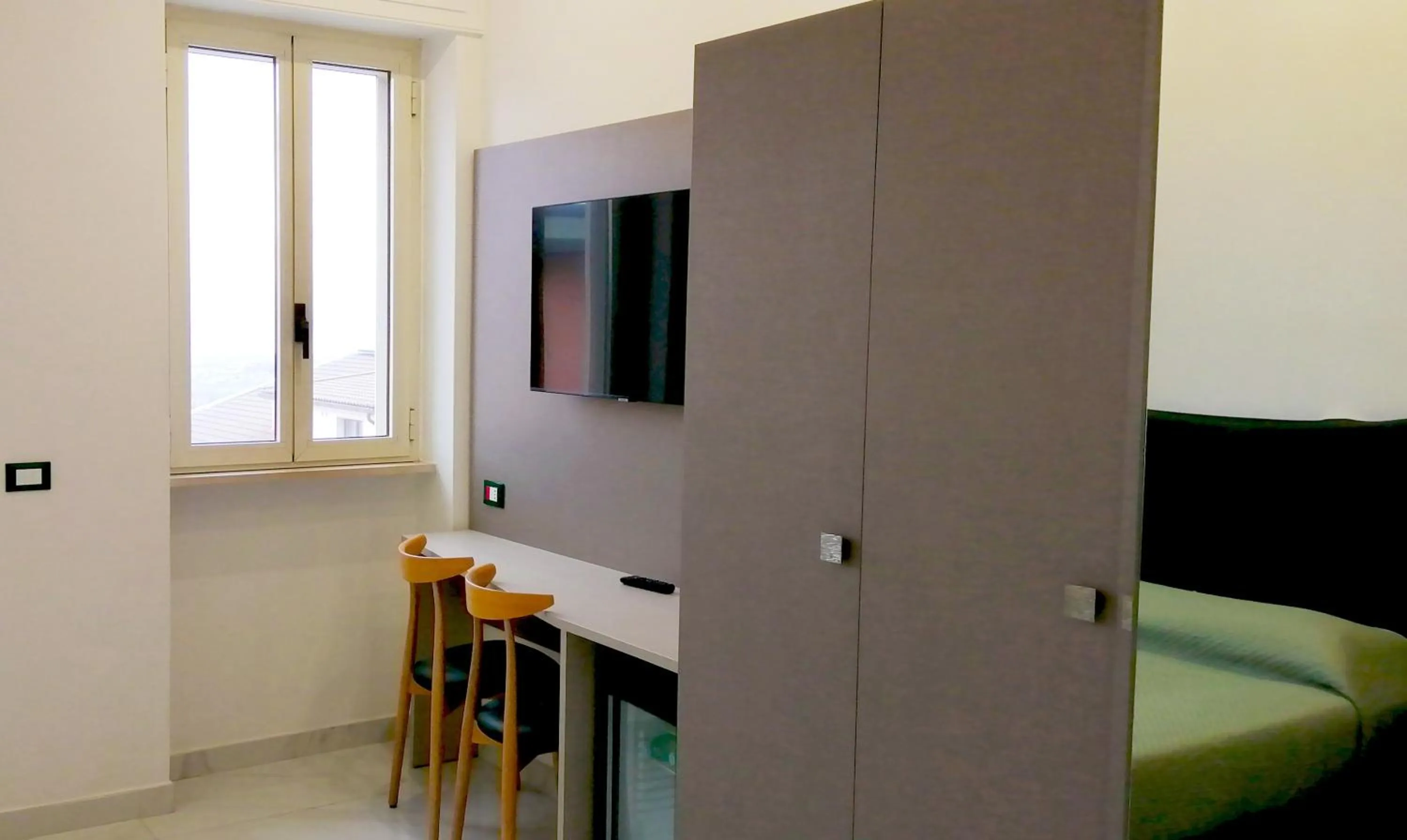 wardrobe in HOTEL HOUSE GARGANO