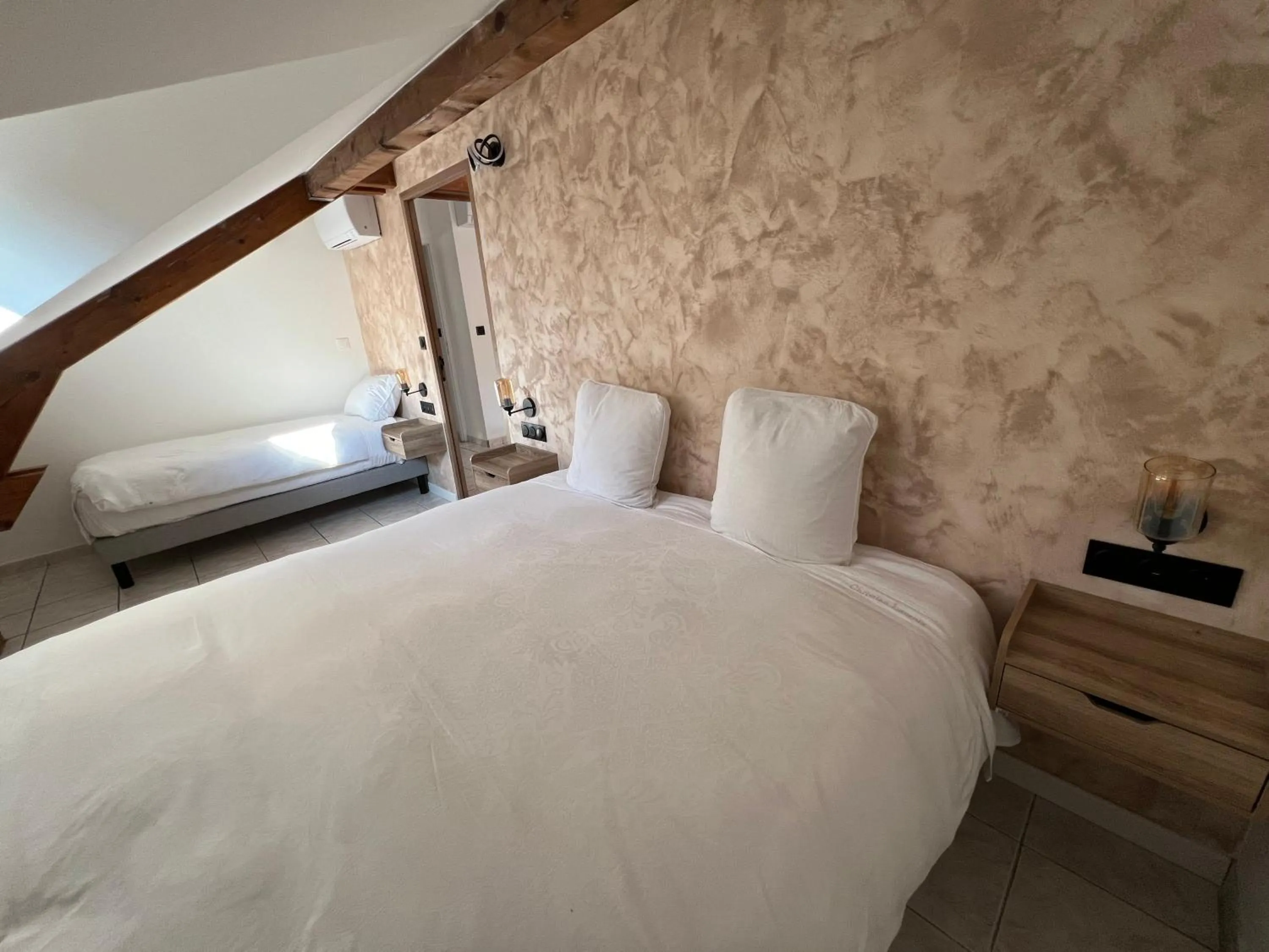 Bed in La Parenthèse Enchantée