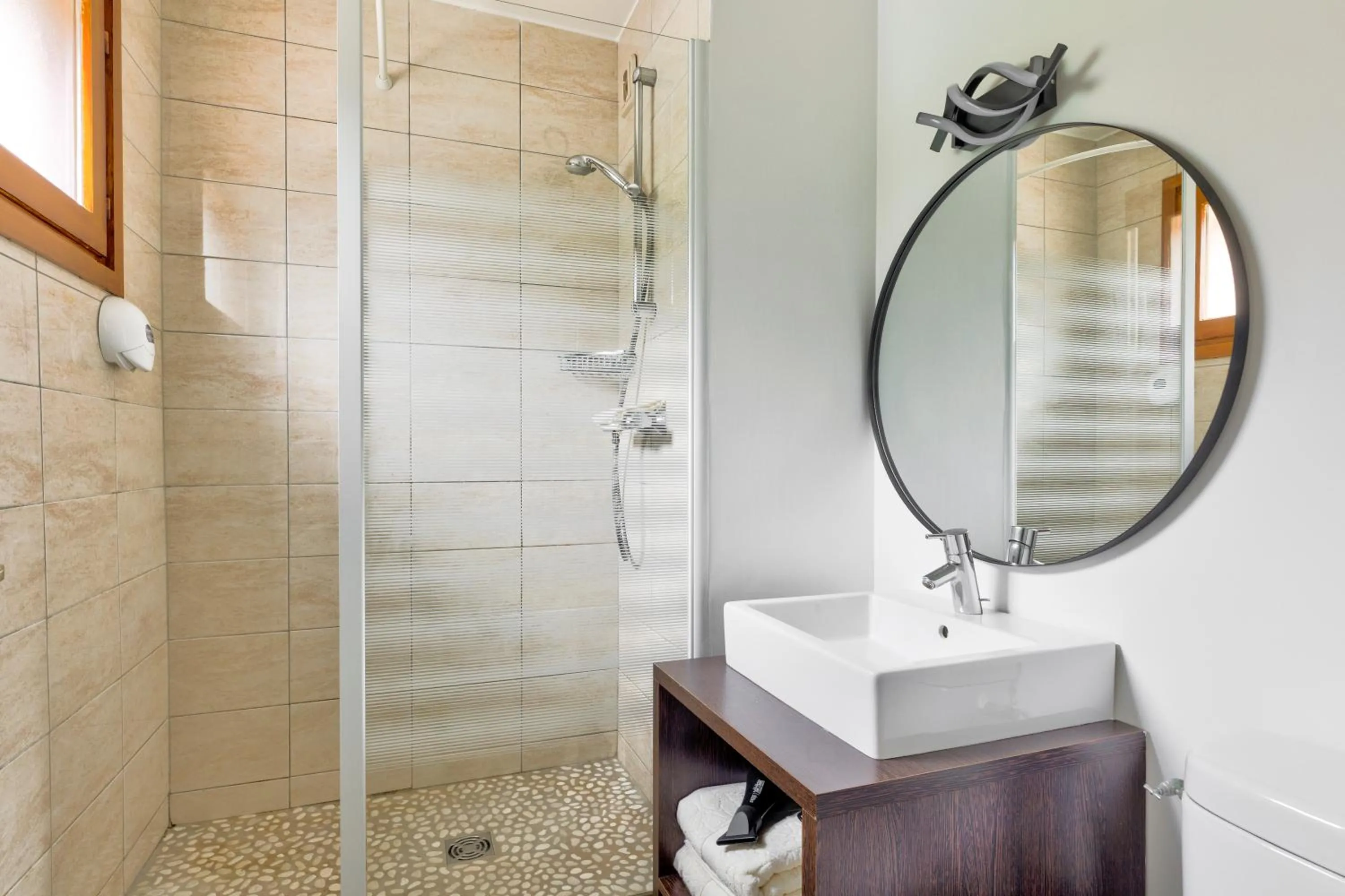 Bathroom in La Parenthèse Enchantée