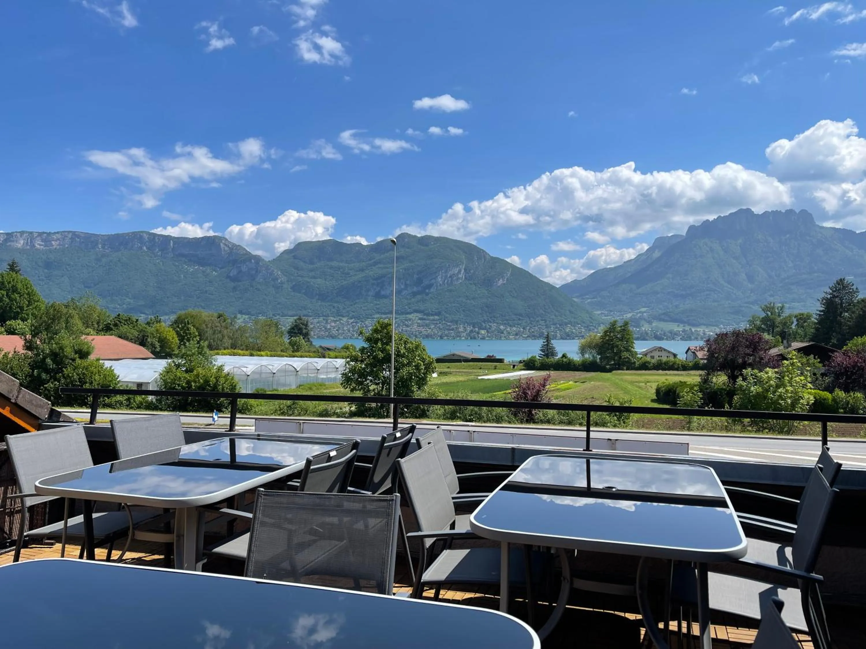 Shower in La Parenthèse Enchantée