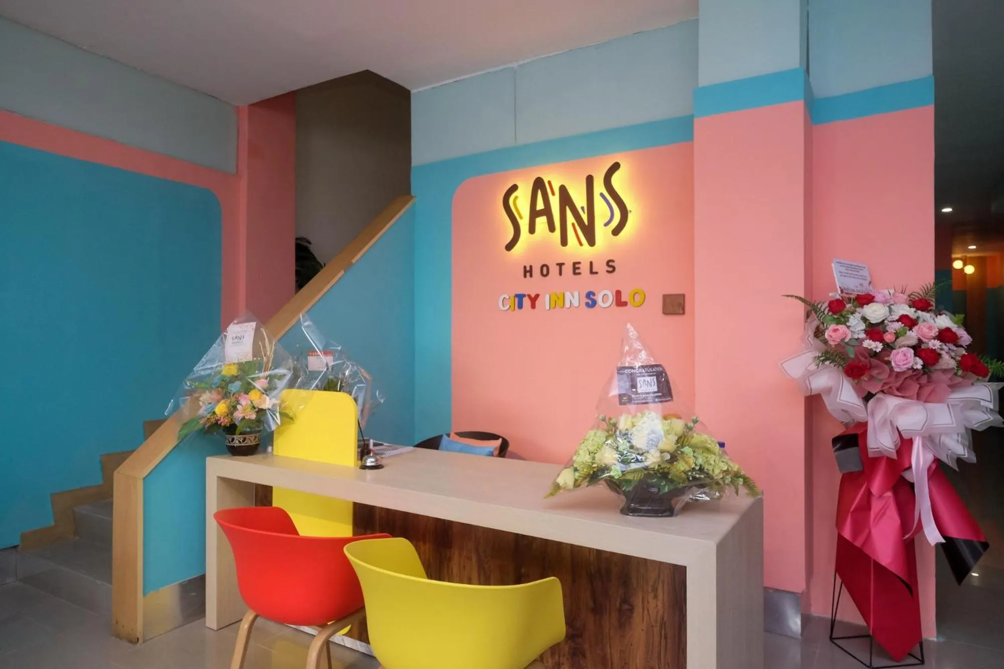 Lobby or reception in Sans Hotel City Inn Solo by RedDoorz