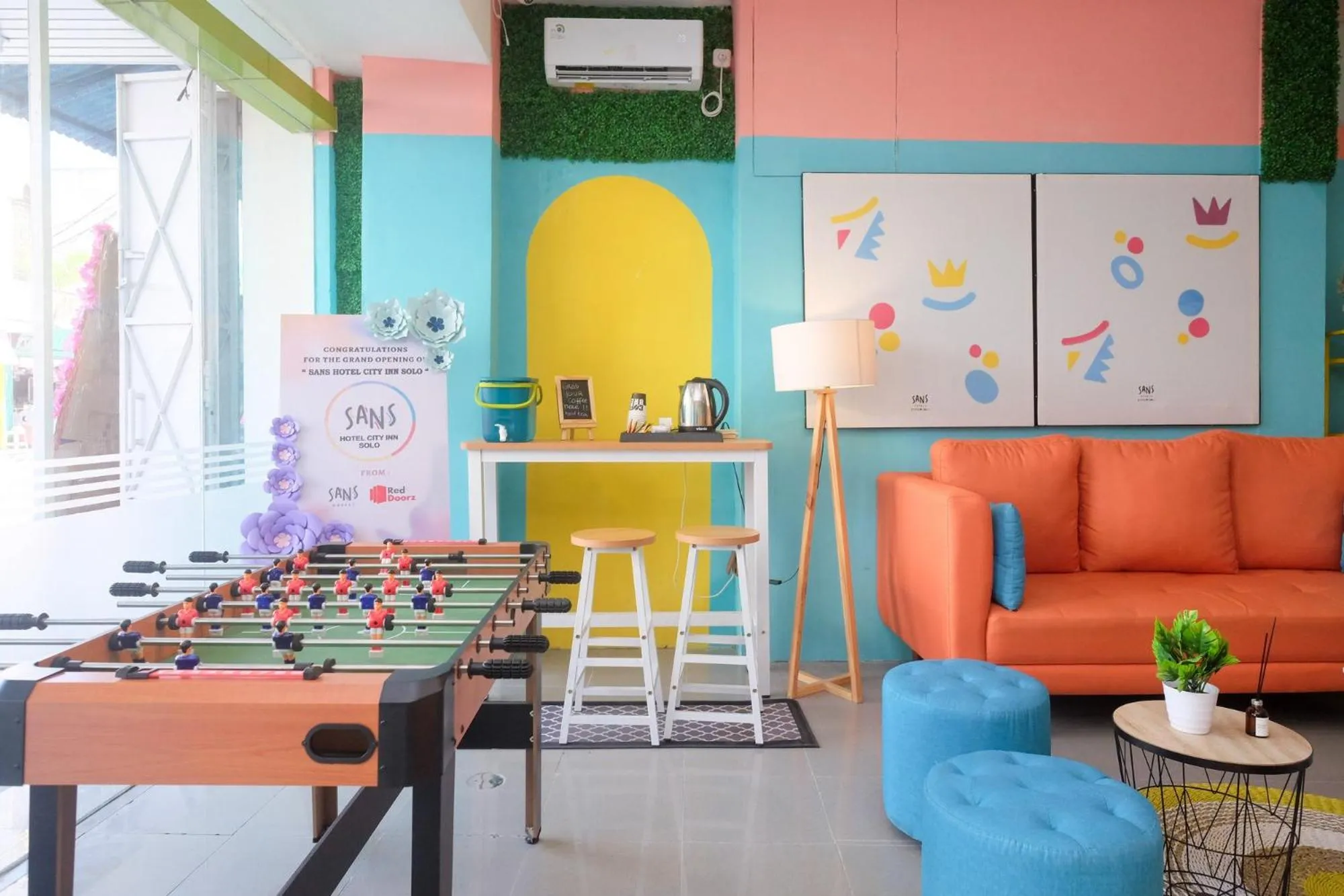 Property building in Sans Hotel City Inn Solo by RedDoorz