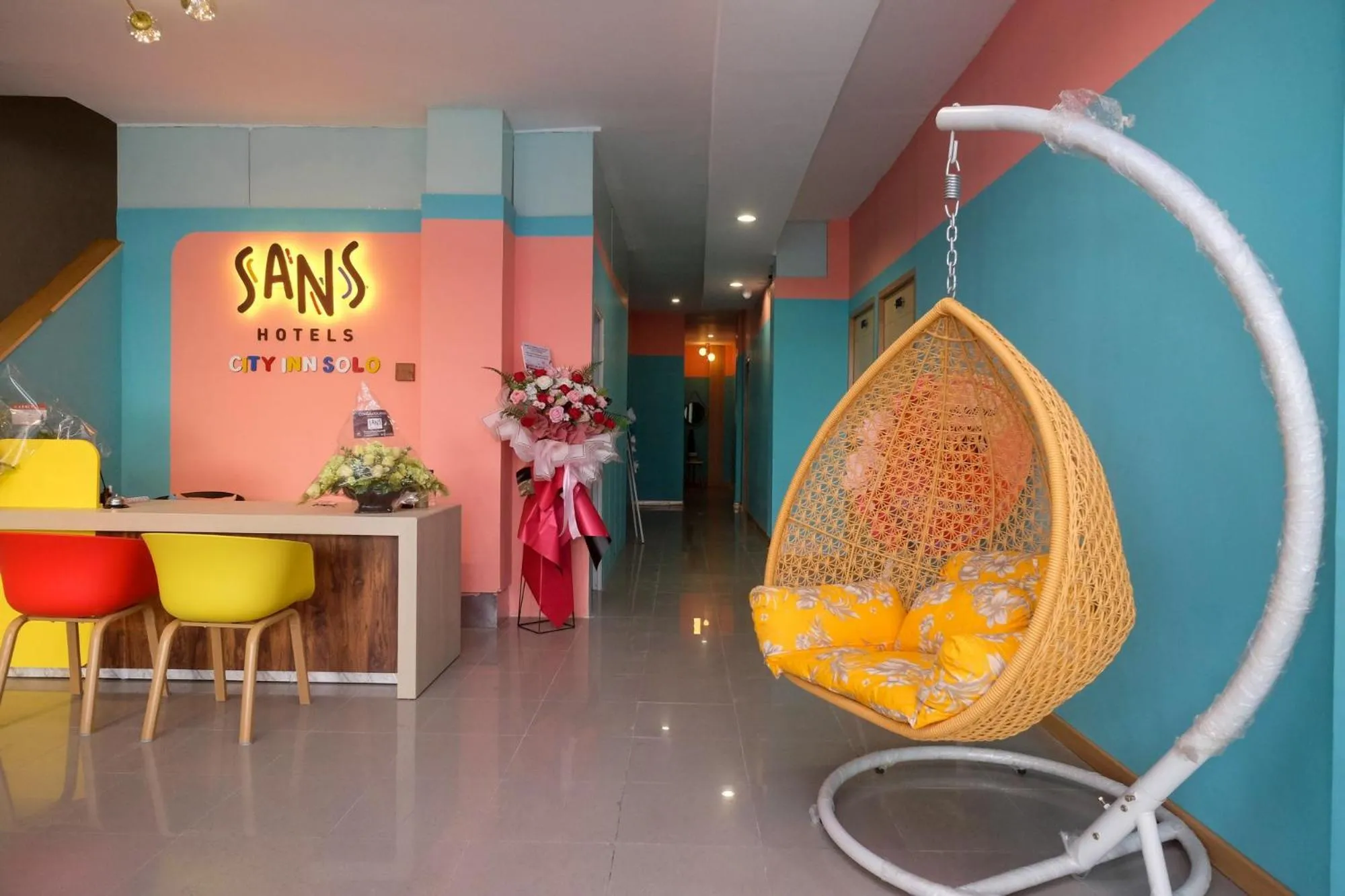 Lobby or reception in Sans Hotel City Inn Solo by RedDoorz