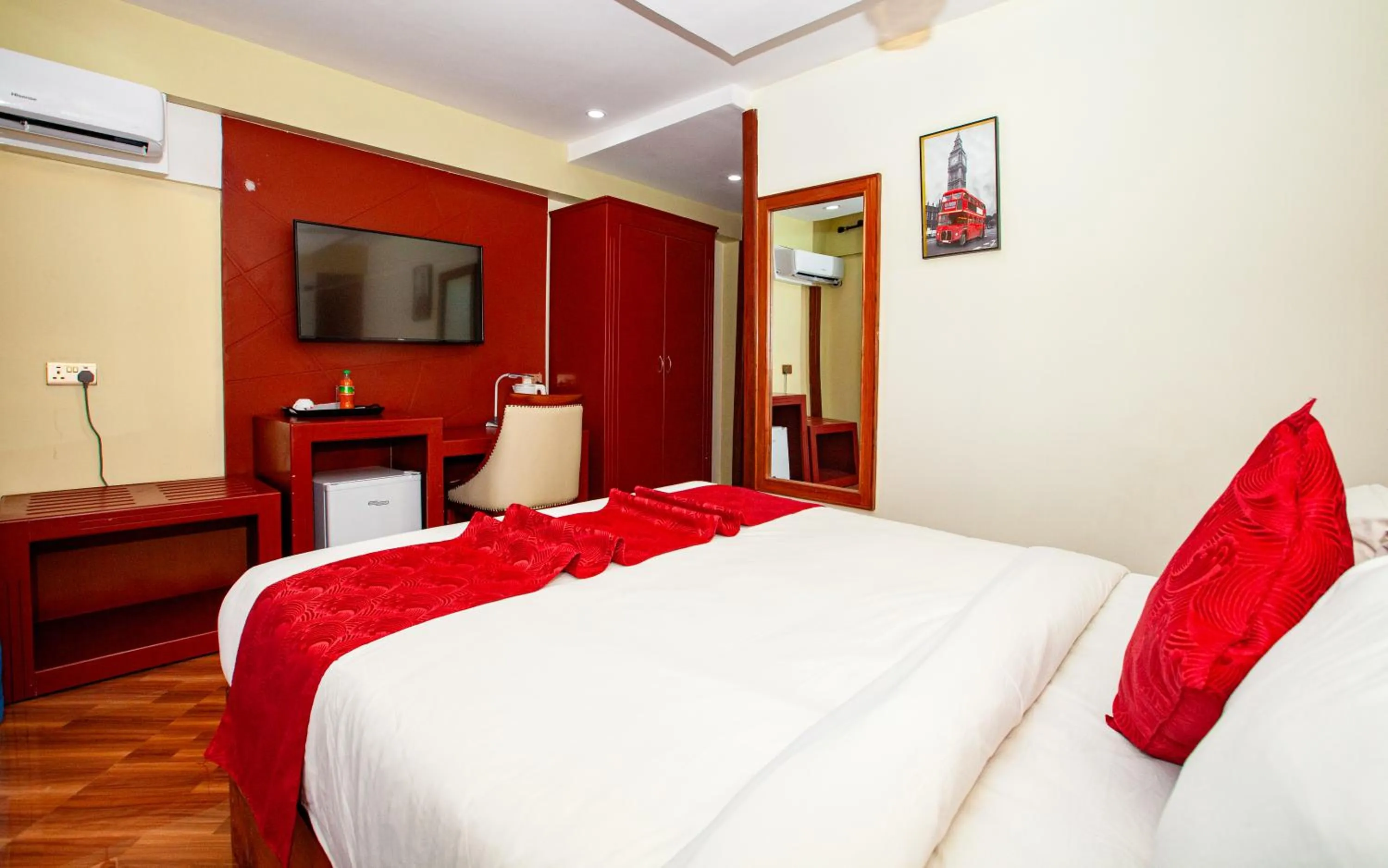 Bed in GR Comfort Hotel