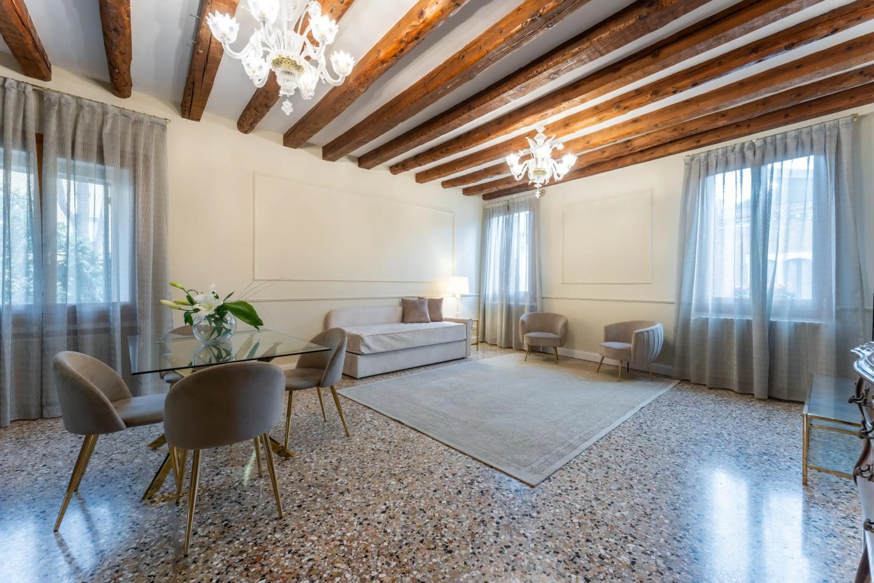 Living room in San Vio Palace Luxury Apartments