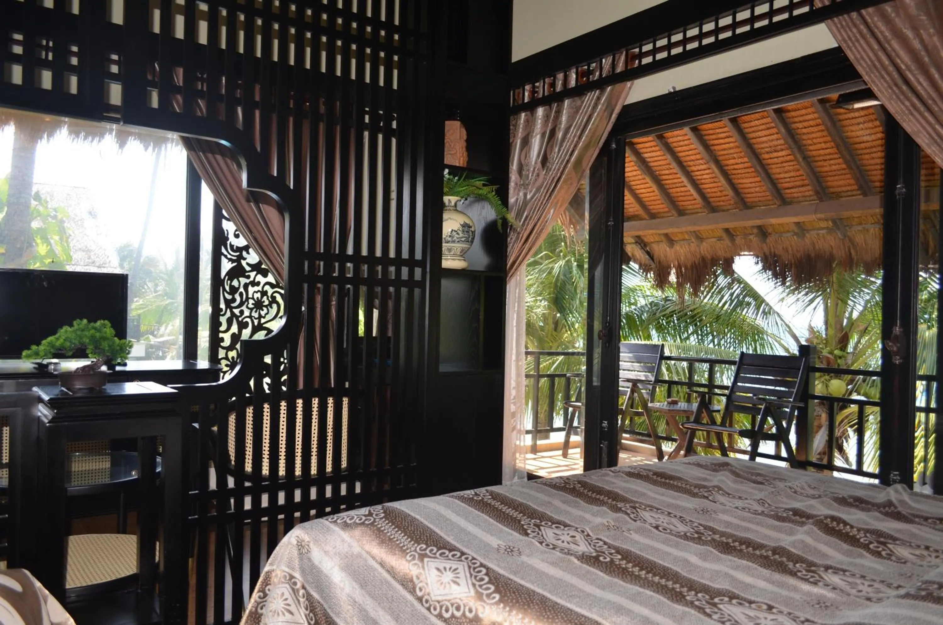 Living room, Bed in Rang Garden Beach Side