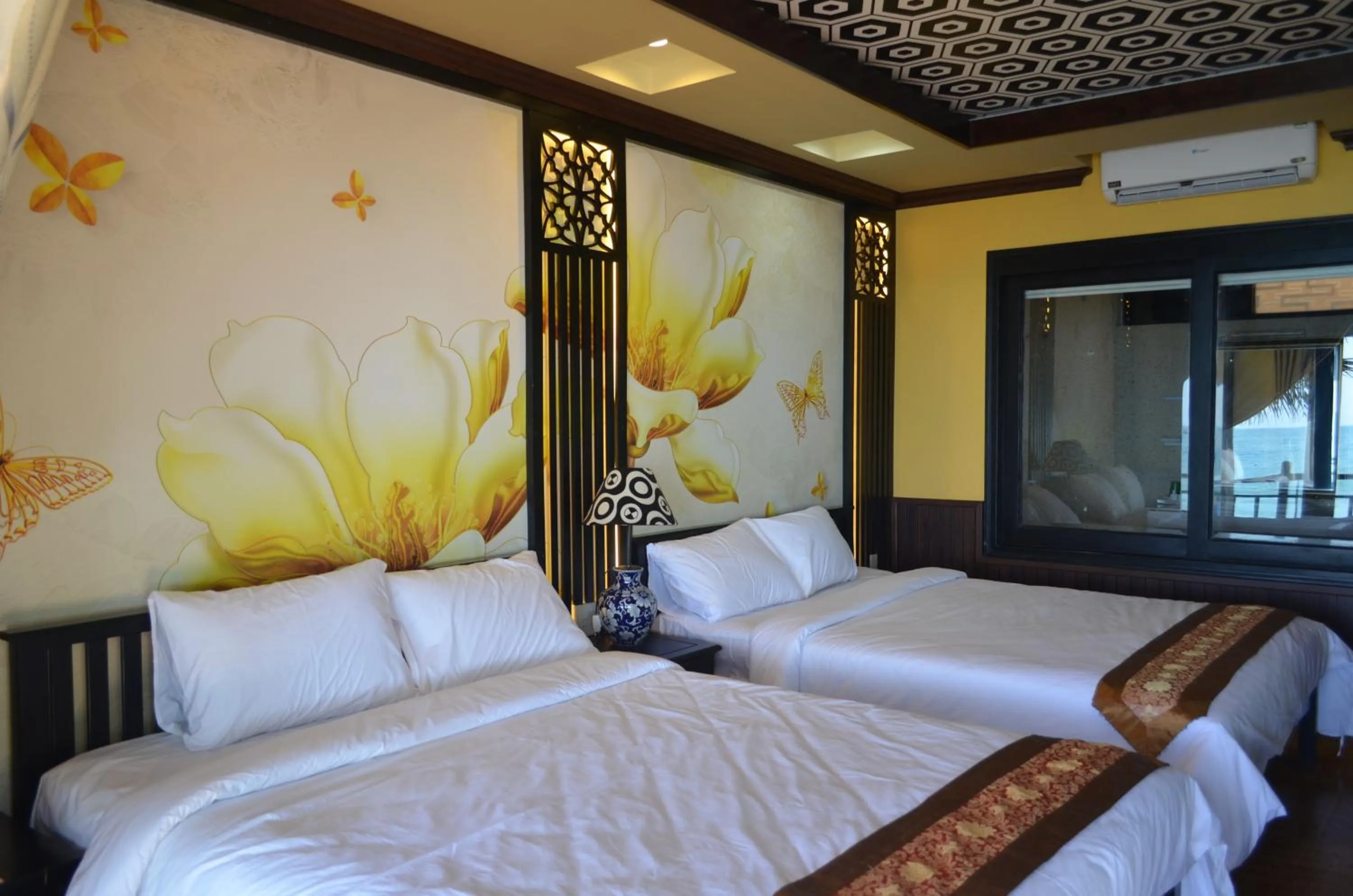 Bed in Rang Garden Beach Side