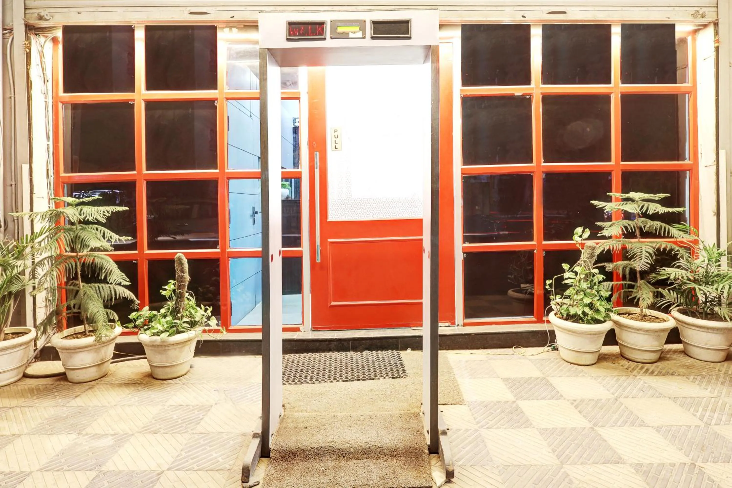 Facade/entrance in Hotel The Rasa Near Welcome Metro Station