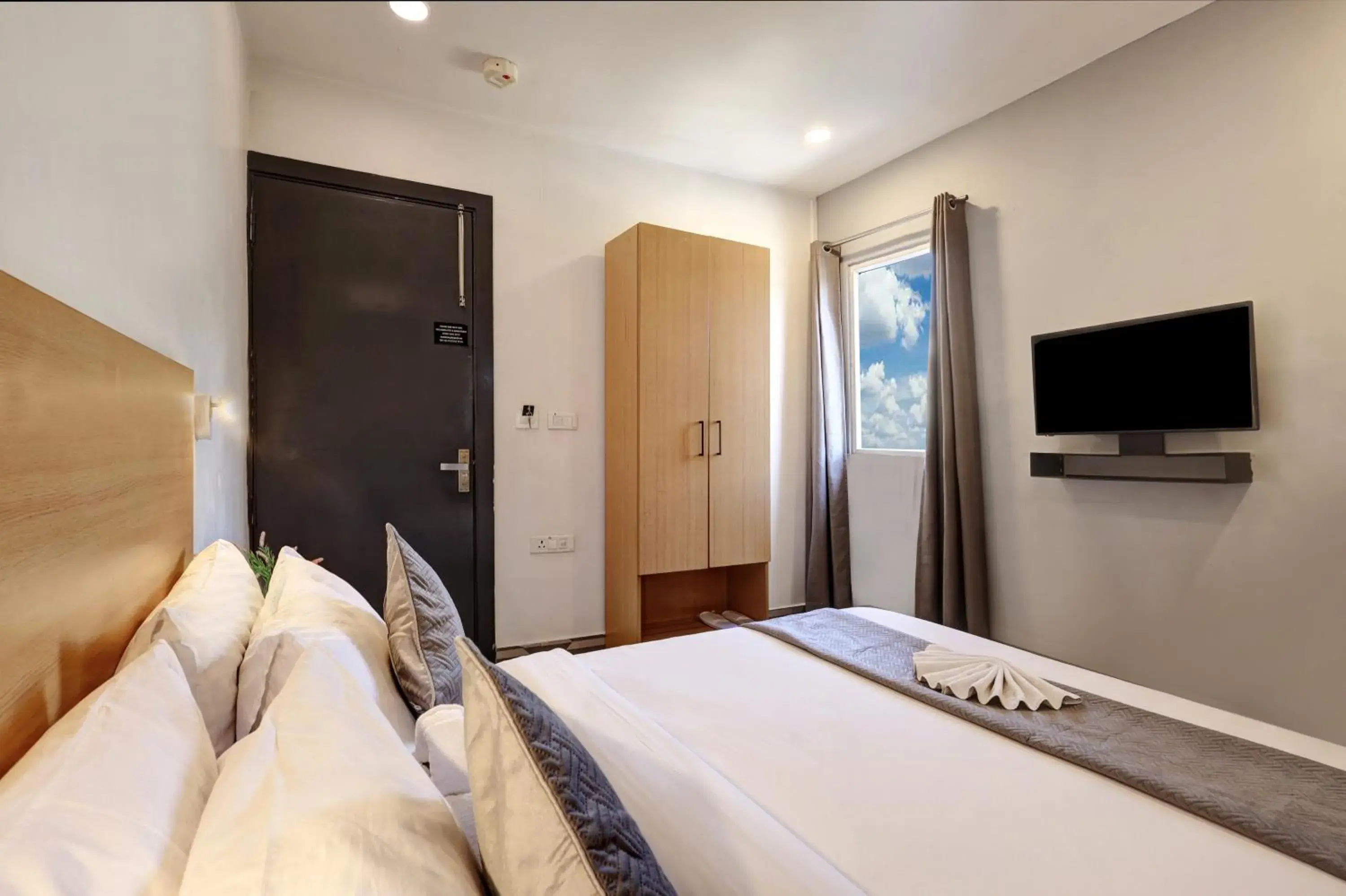 Hotel The Rasa Near Welcome Metro Station Hotel The Rasa Near Welcome Metro Station