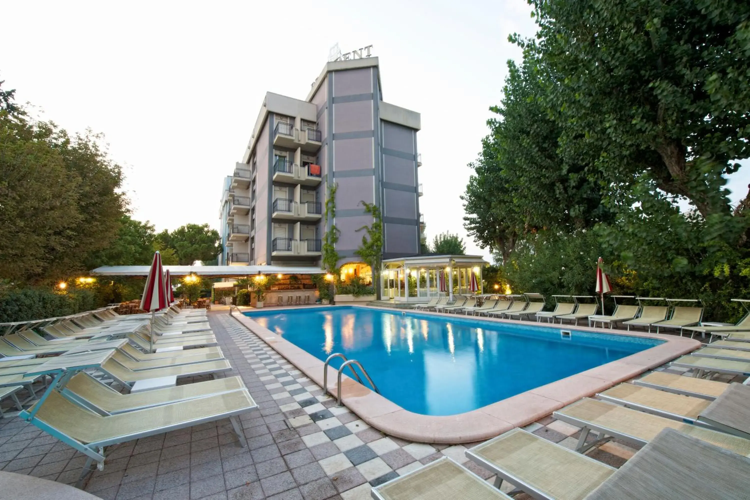 Swimming Pool in Hotel President