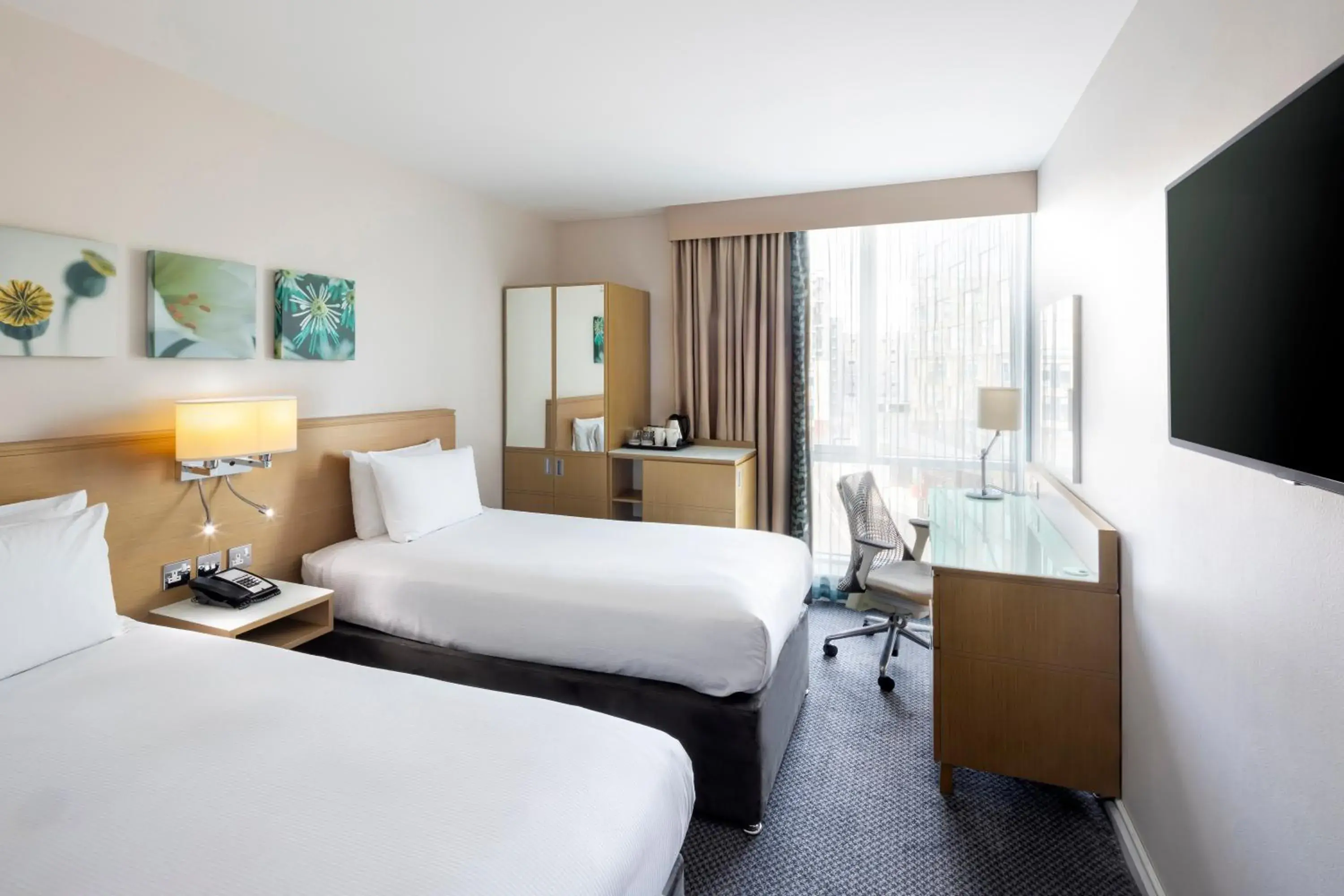 Twin Room with River View in Hilton Garden Inn Glasgow City Centre Twin Room with River View in Hilton Garden Inn Glasgow City Centre