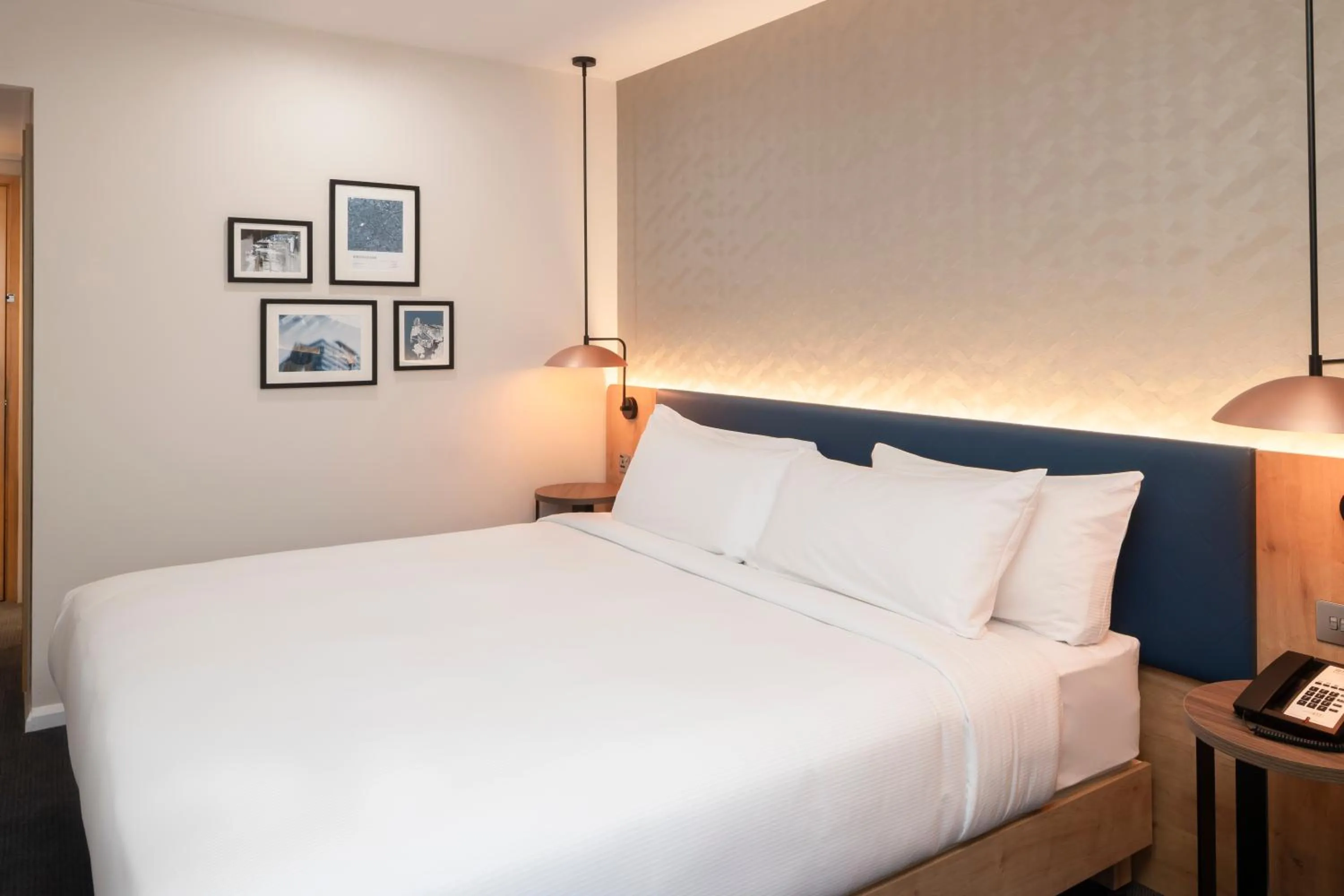 Bed in Hilton Garden Inn Glasgow City Centre