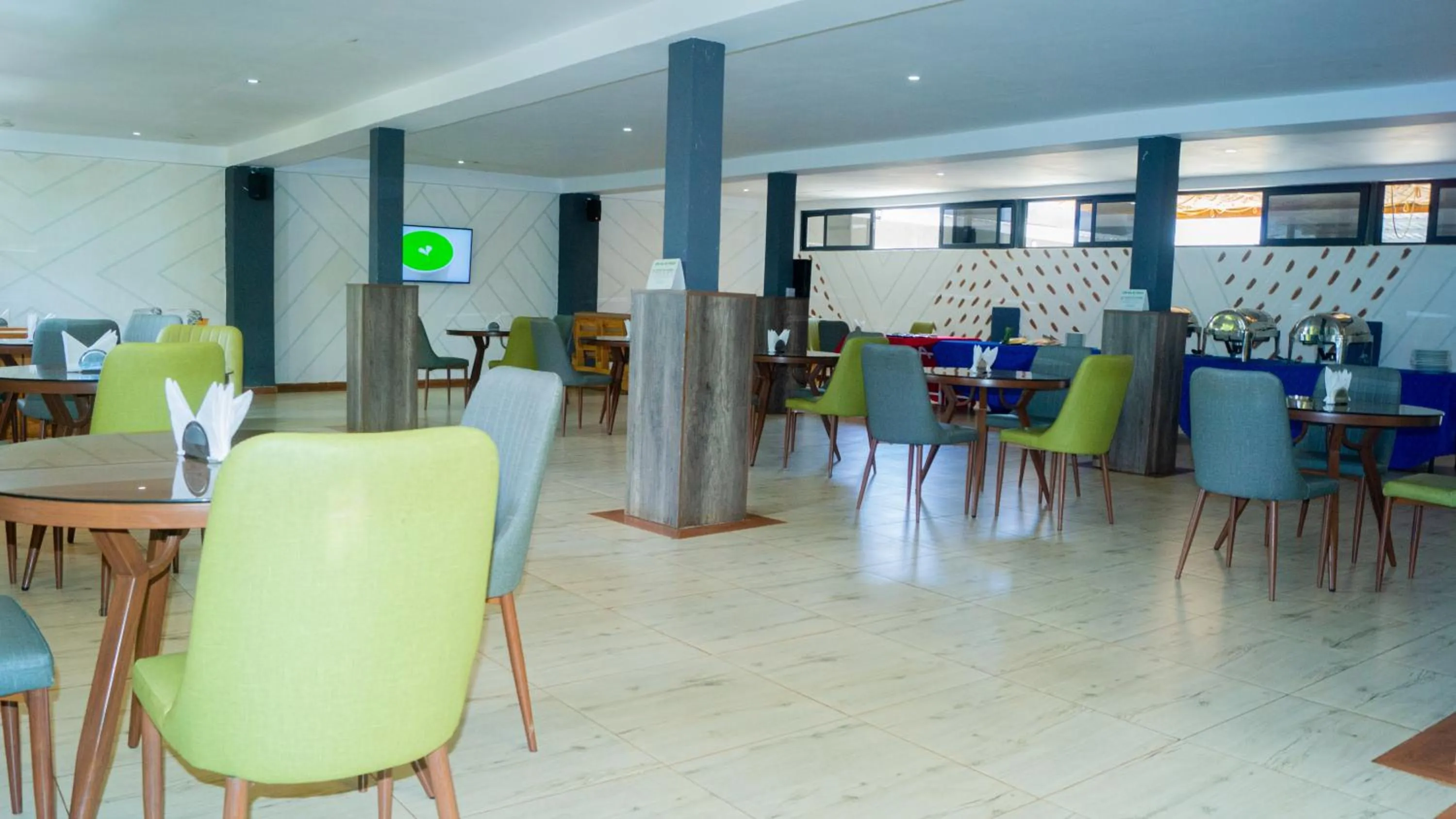 Restaurant/places to eat in The Candela Hotel