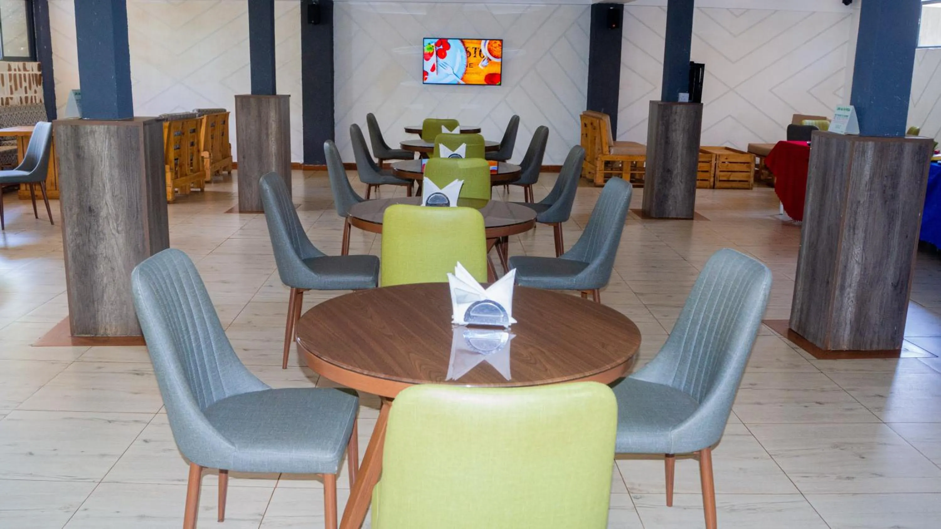 Restaurant/places to eat in The Candela Hotel