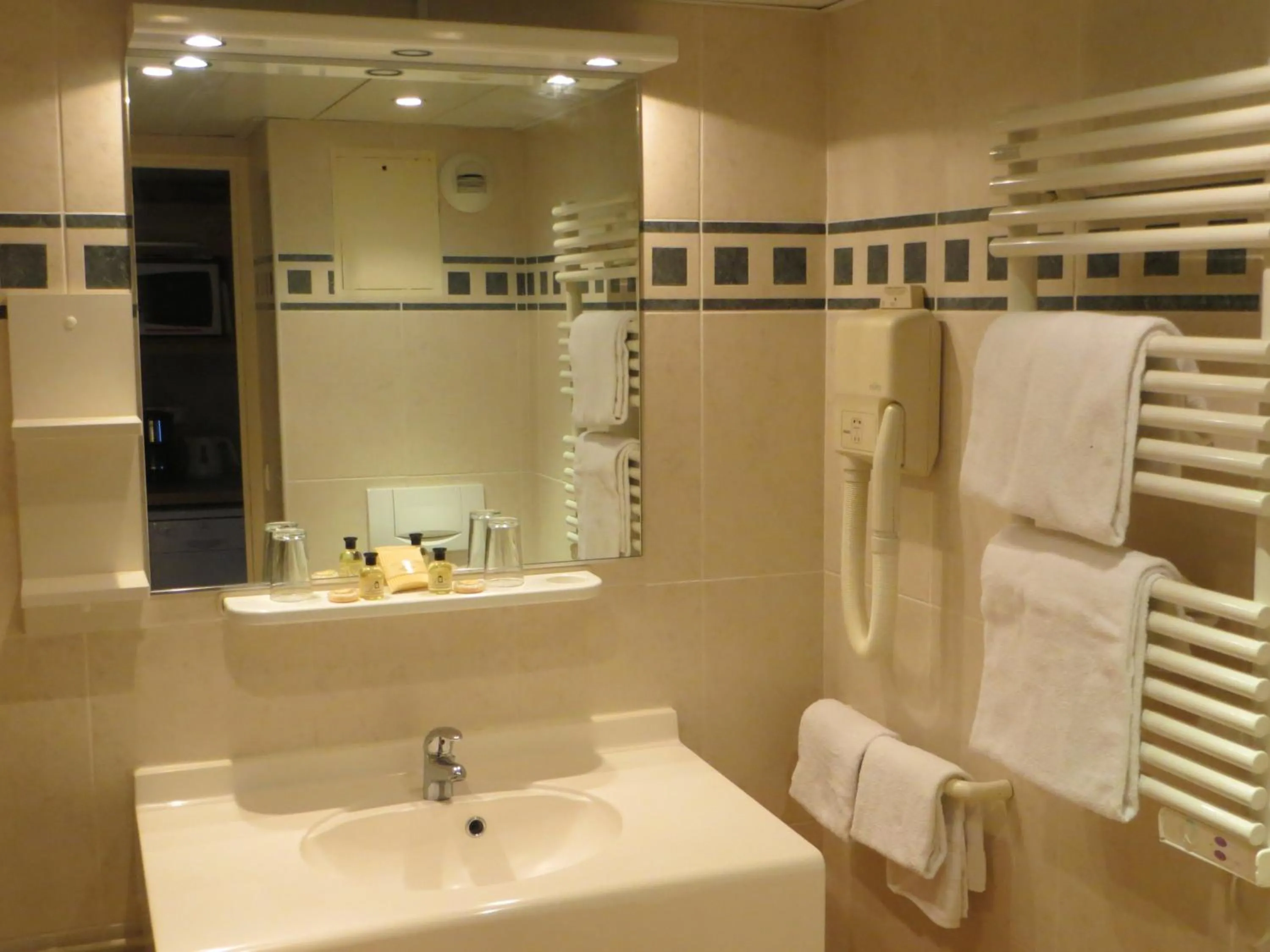 Bathroom in Residence Vacances Bleues le Mediterranée