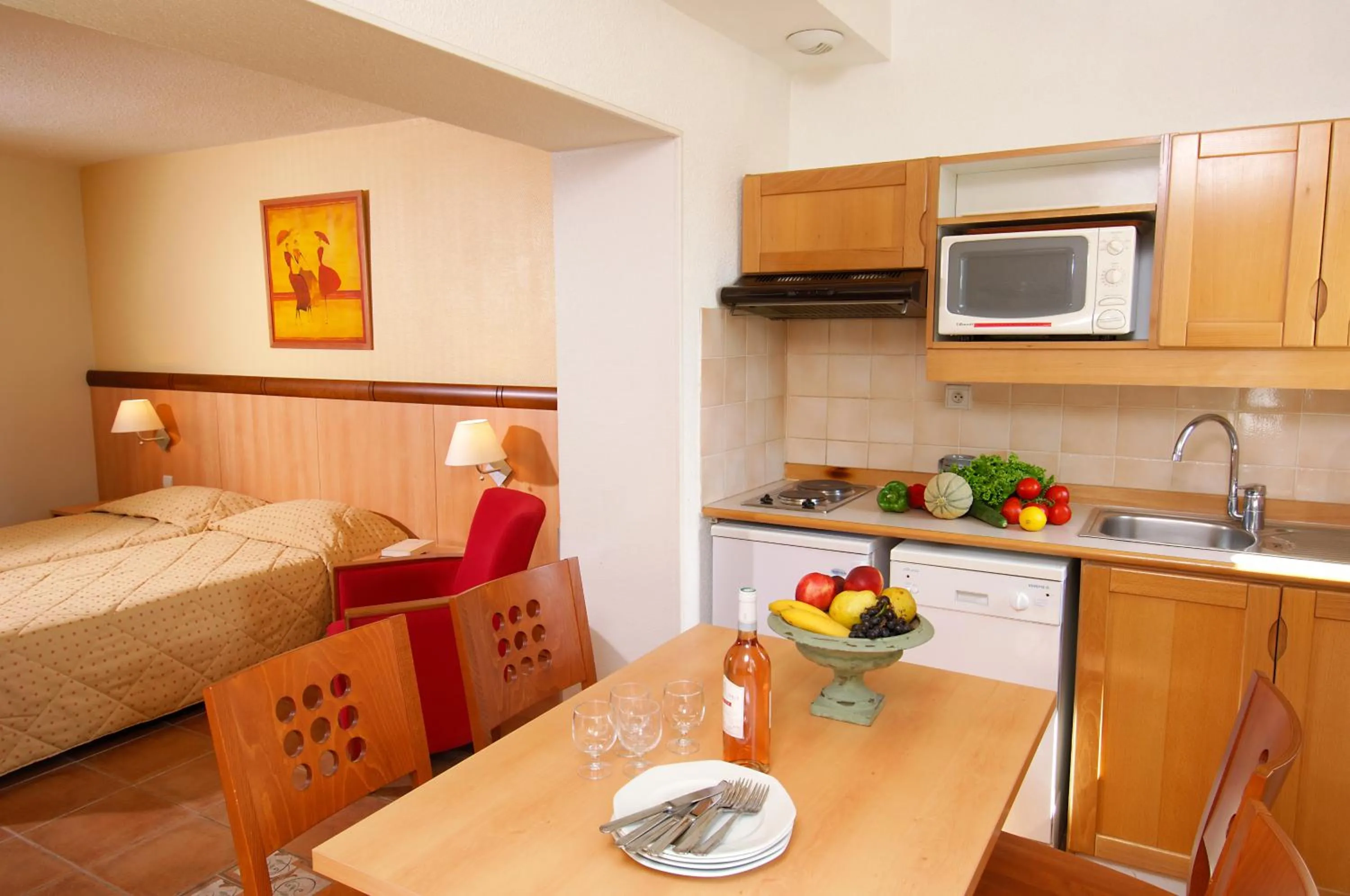 Dining area, Bed in Residence Vacances Bleues le Mediterranée