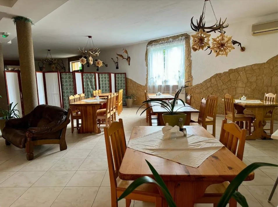 Restaurant/places to eat in Zajazd Gajówka