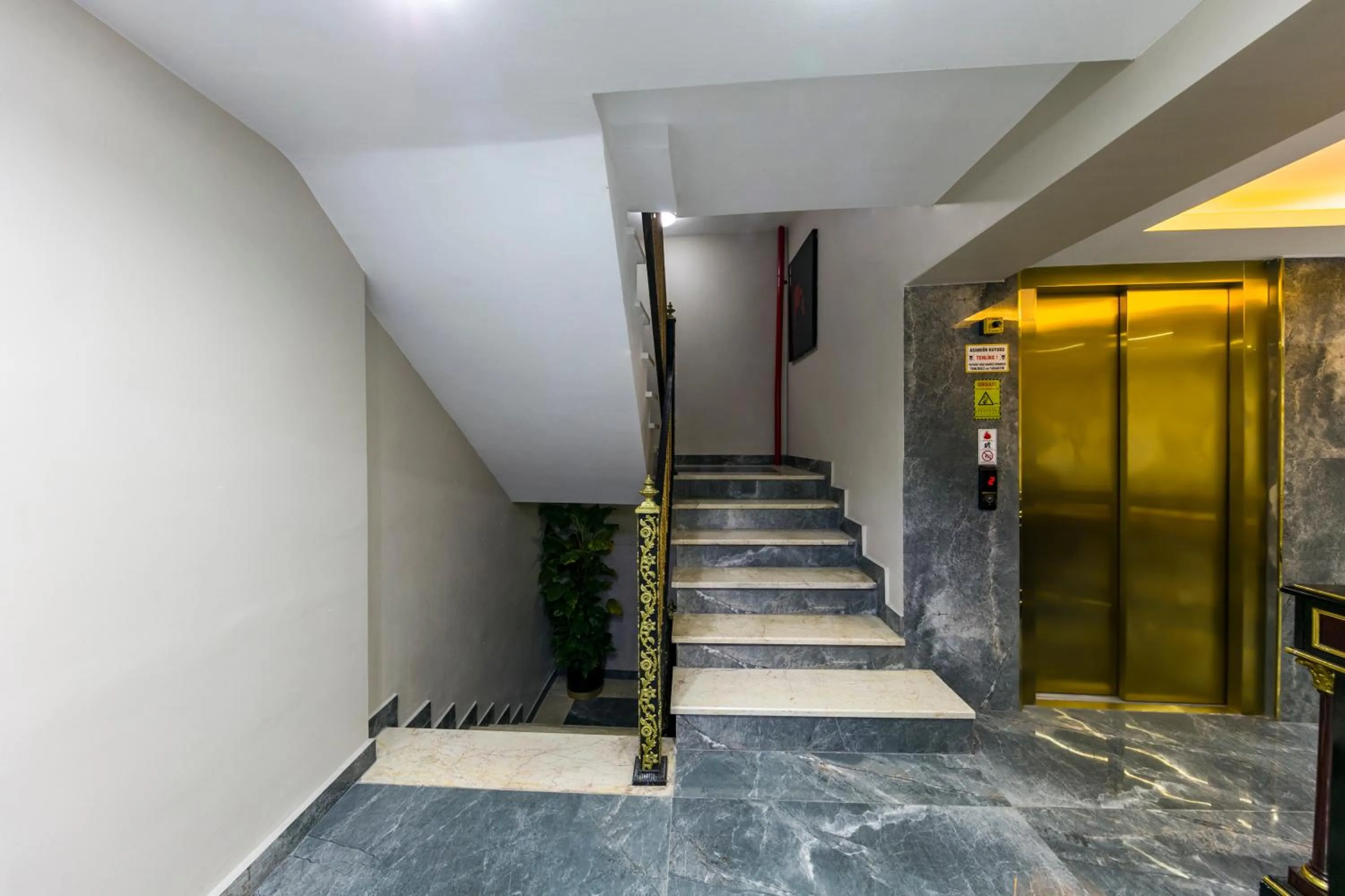 elevator in Grand Gedikpasha Hotel