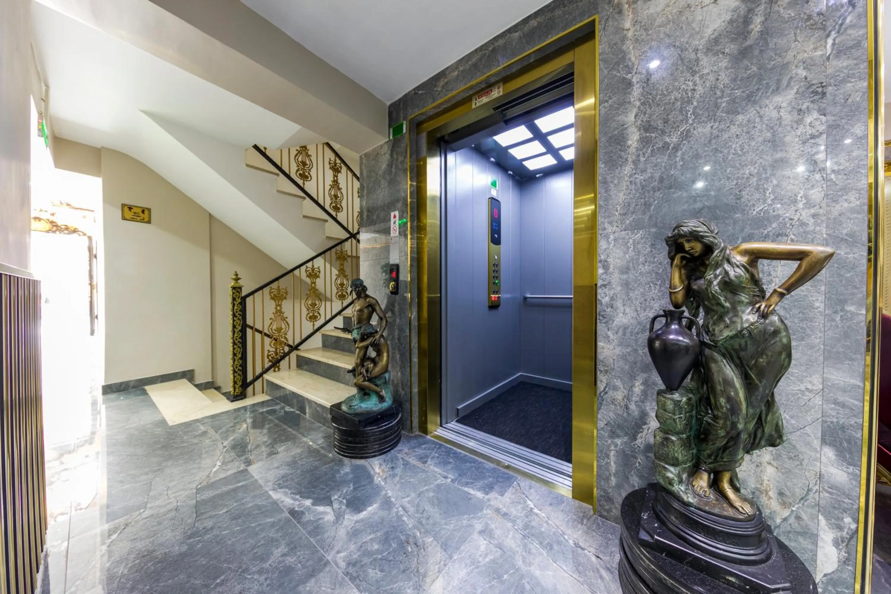 elevator in Grand Gedikpasha Hotel