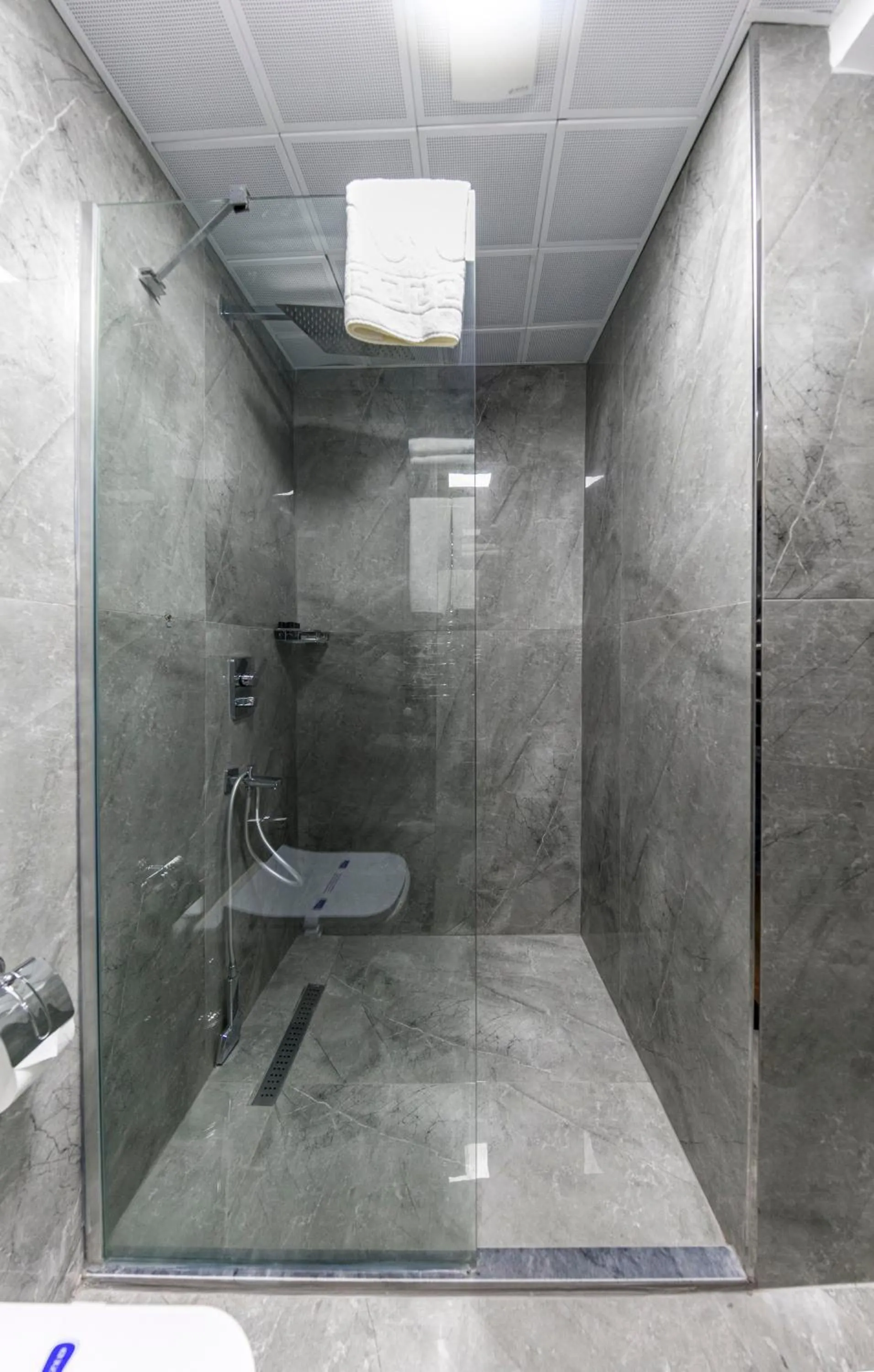 Shower in Grand Gedikpasha Hotel