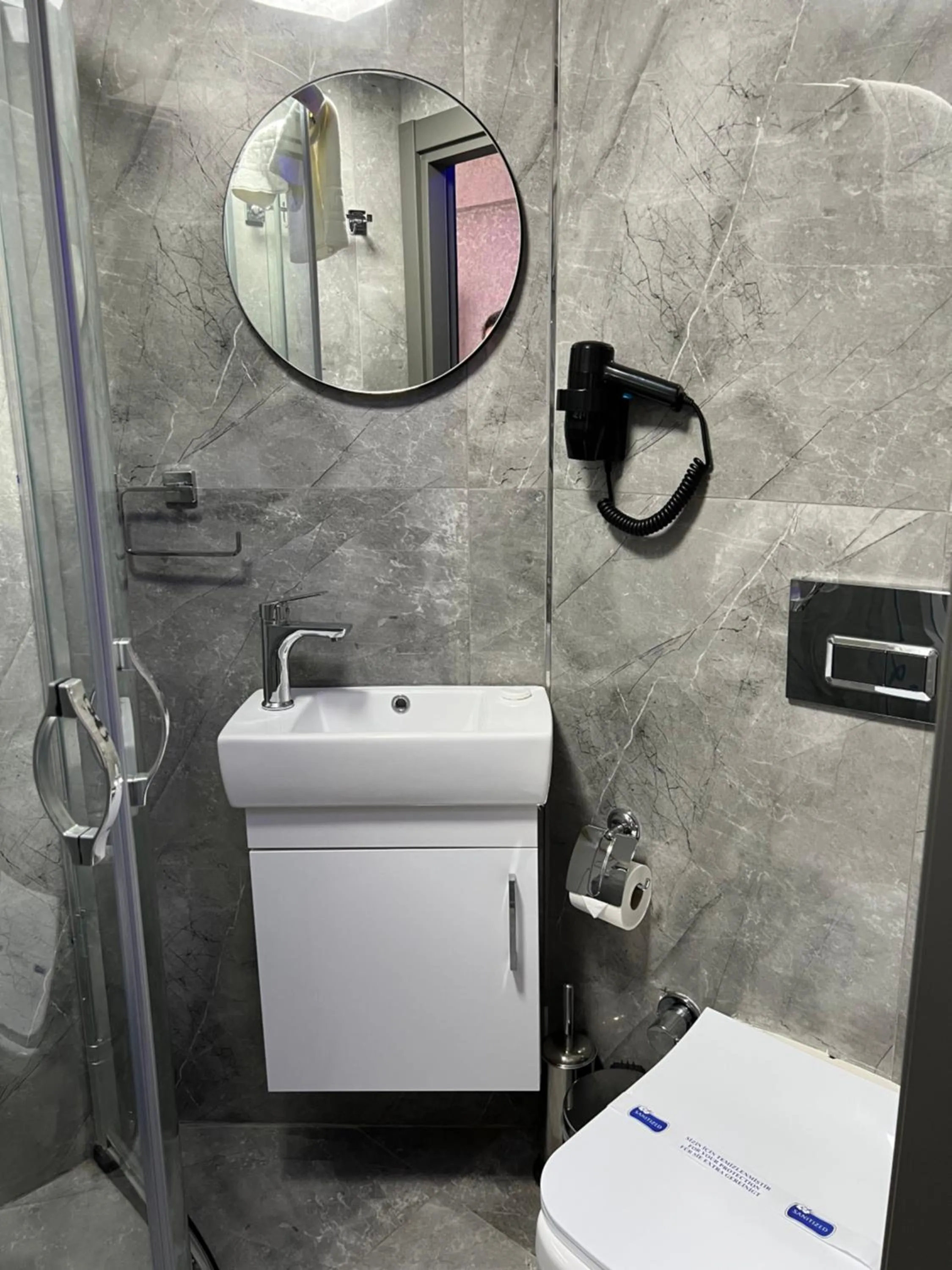 Shower in Grand Gedikpasha Hotel