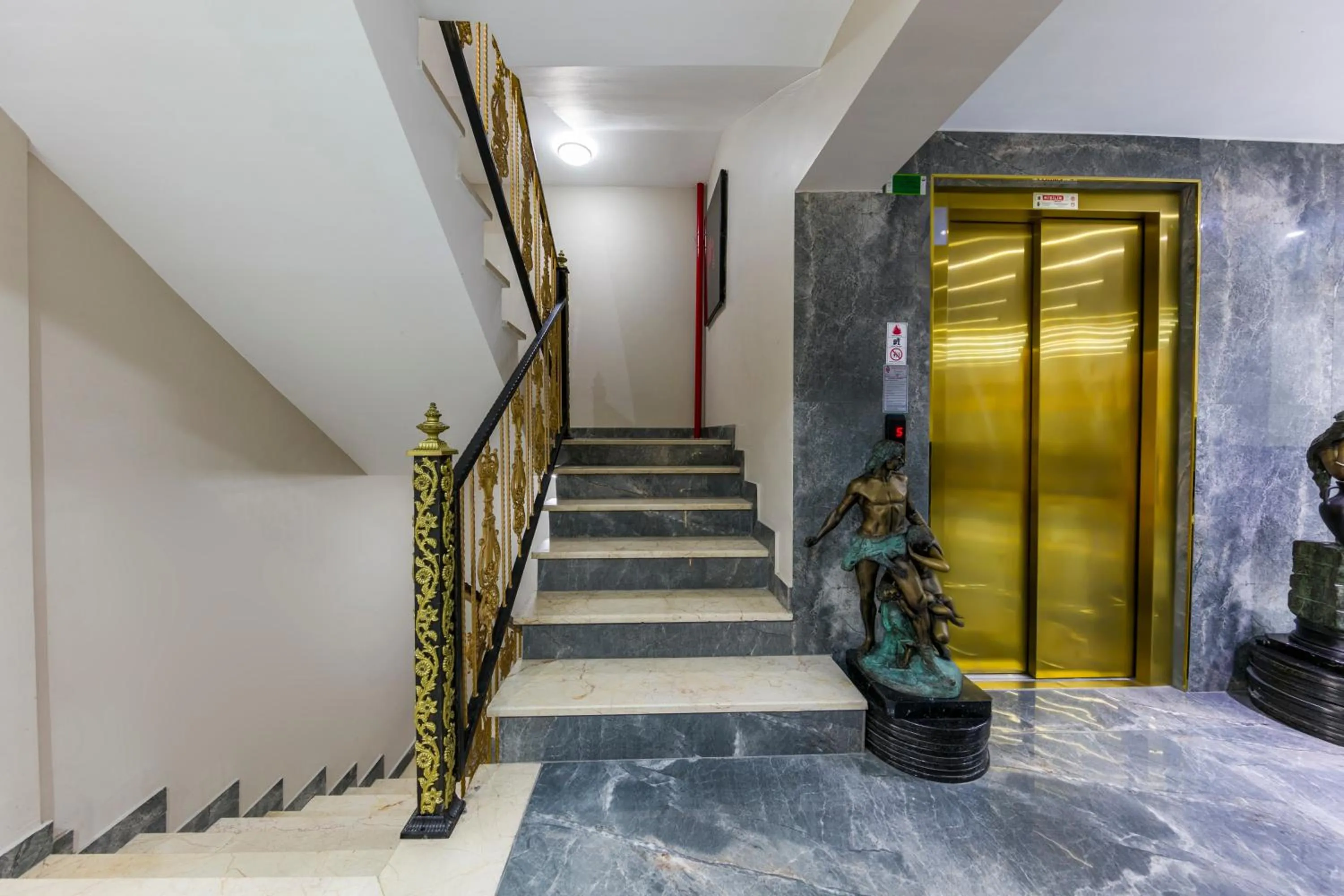 Lobby or reception in Grand Gedikpasha Hotel