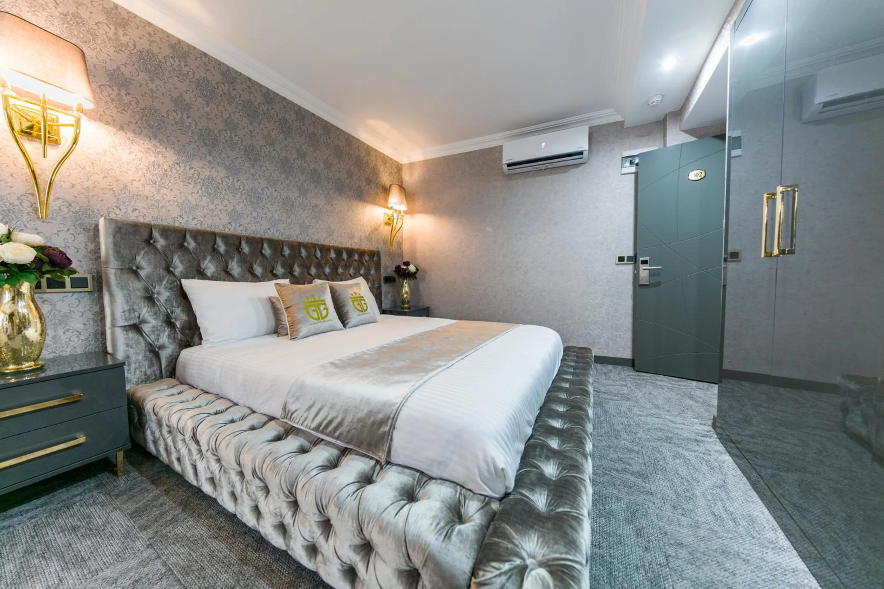 Bed in Grand Gedikpasha Hotel