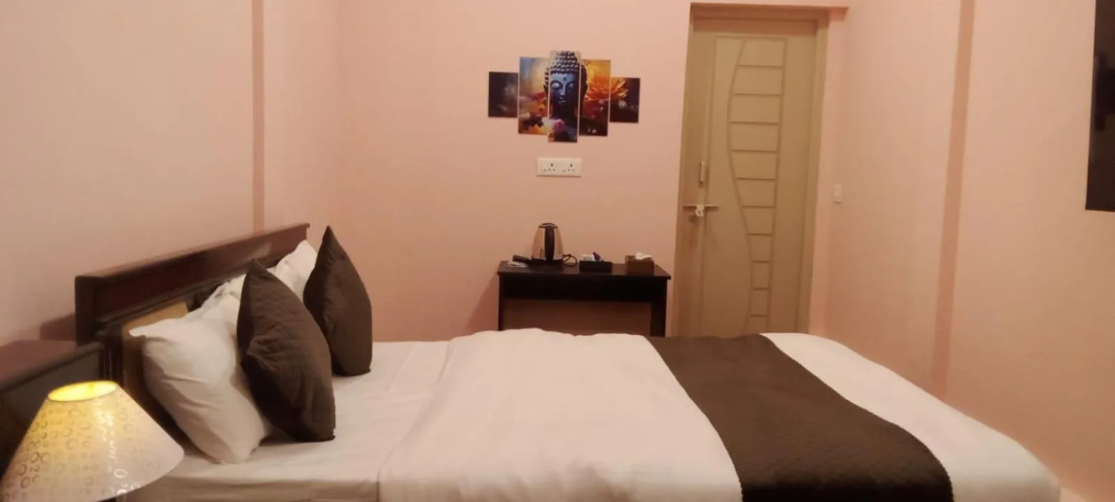 Bedroom, Bed in Chan Beach Resort & Hotel