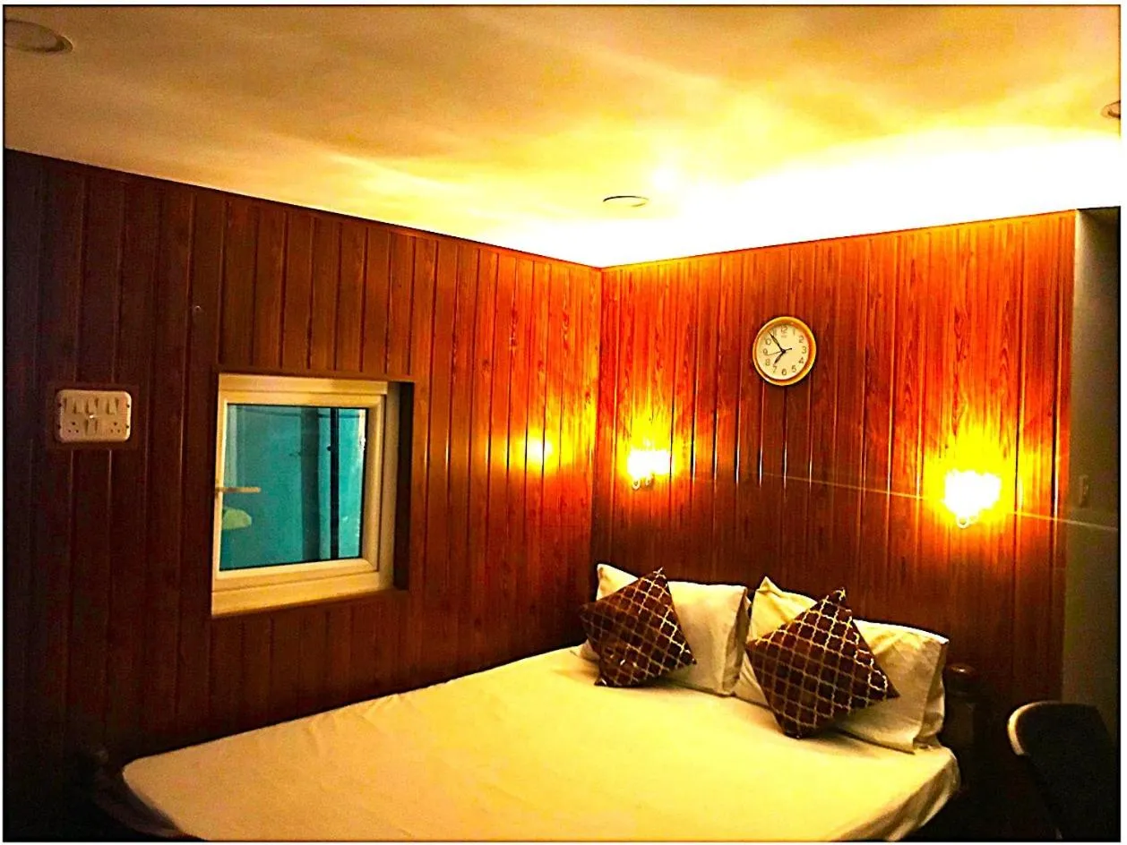 Bedroom, Bed in Chan Beach Resort & Hotel