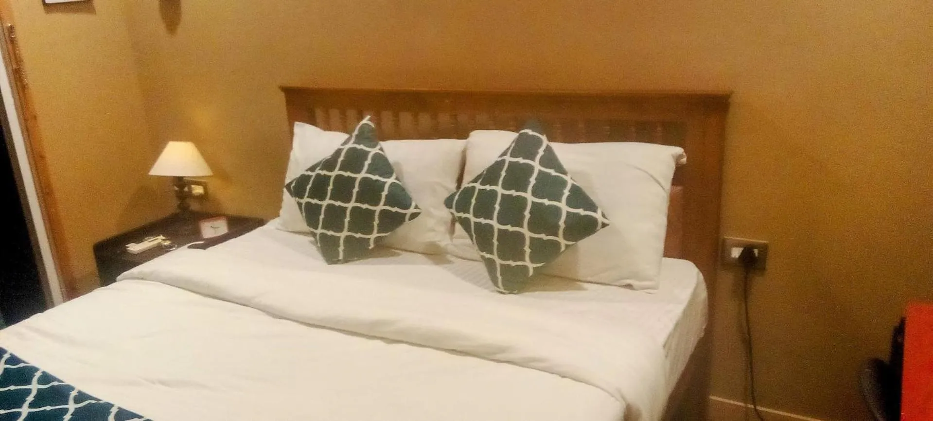 Photo of the whole room, Bed in Chan Beach Resort & Hotel