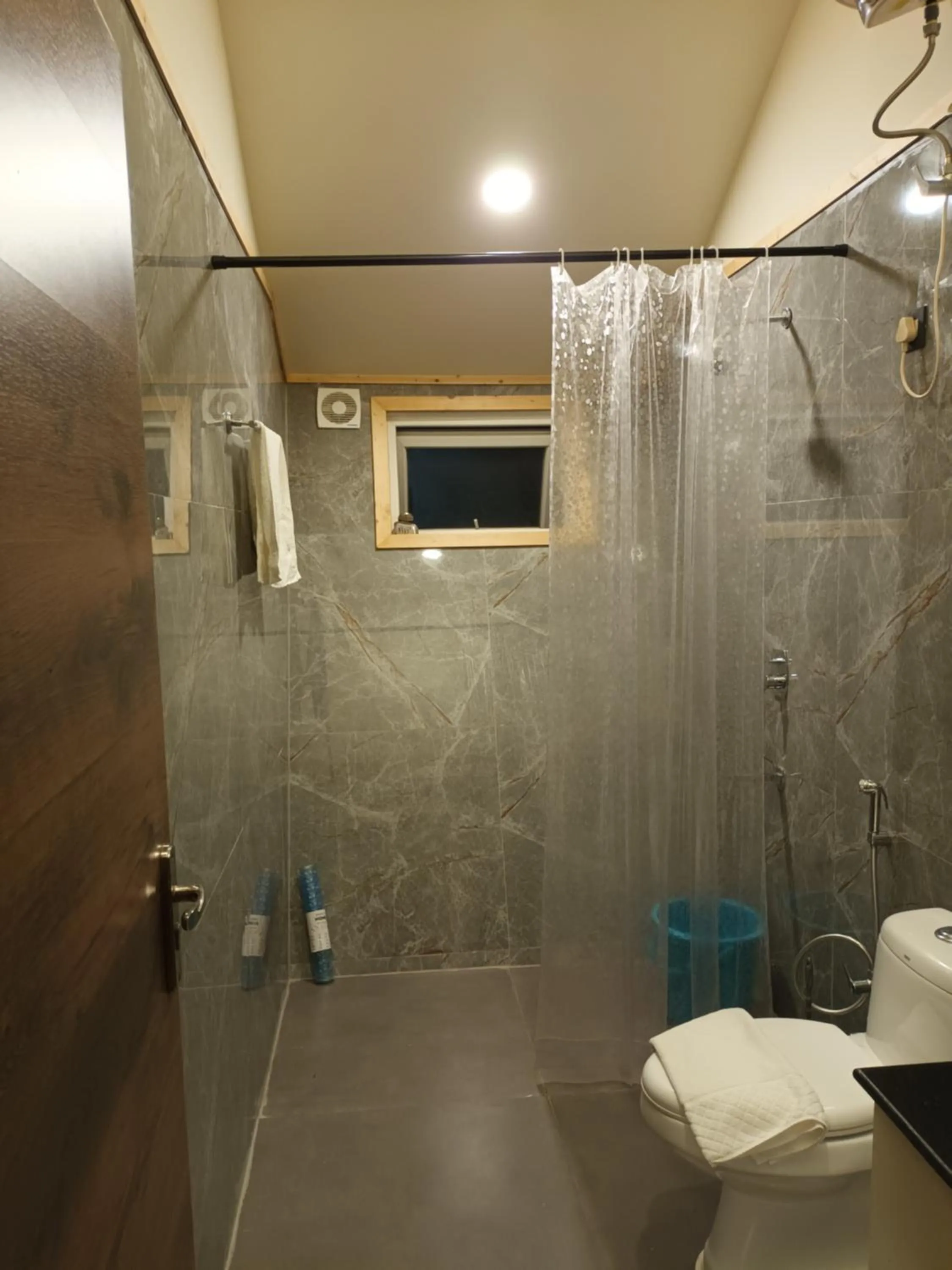 Shower in Chan Beach Resort & Hotel