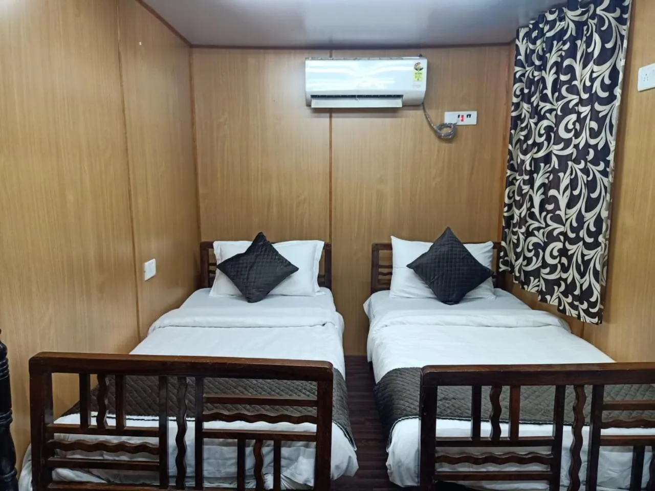 Bedroom, Bed in Chan Beach Resort & Hotel