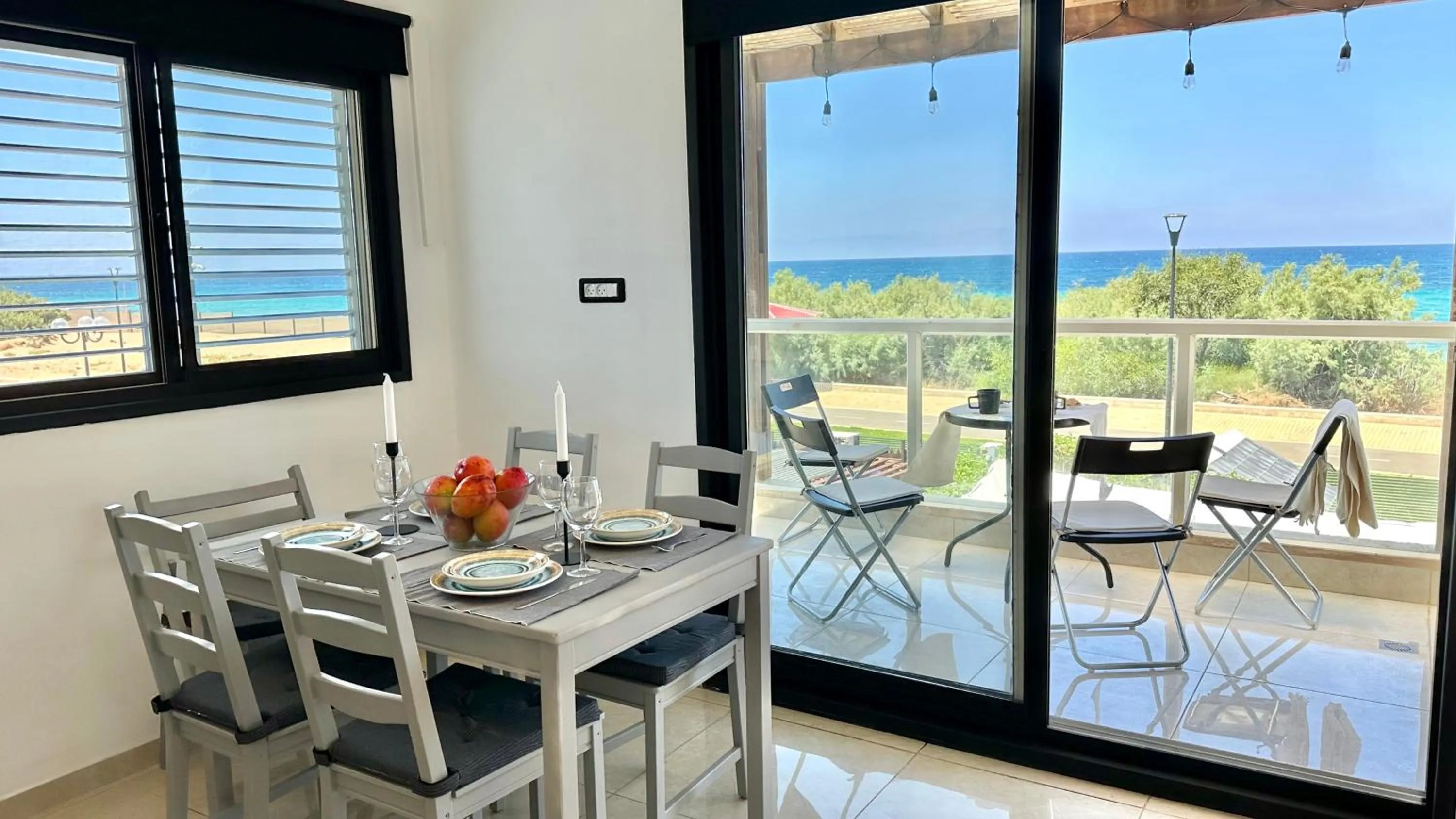 Day in GW951 Gugel Waves Amazing Seaview Apartments